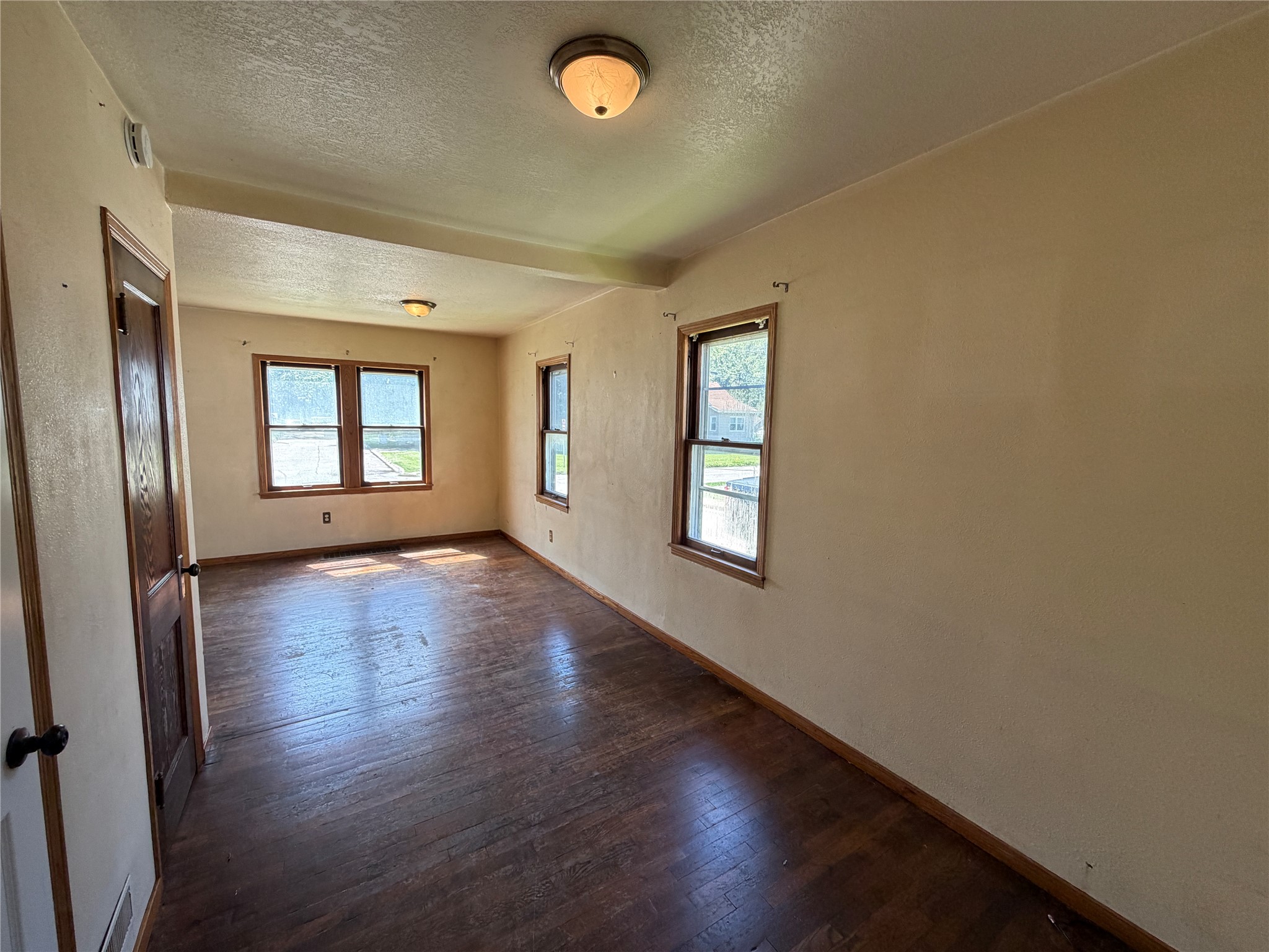 1315 E 25th Street Property Photo 12