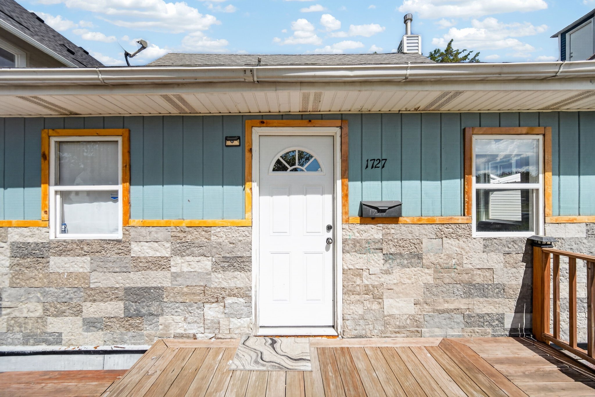 1727 10th Street Property Photo 1