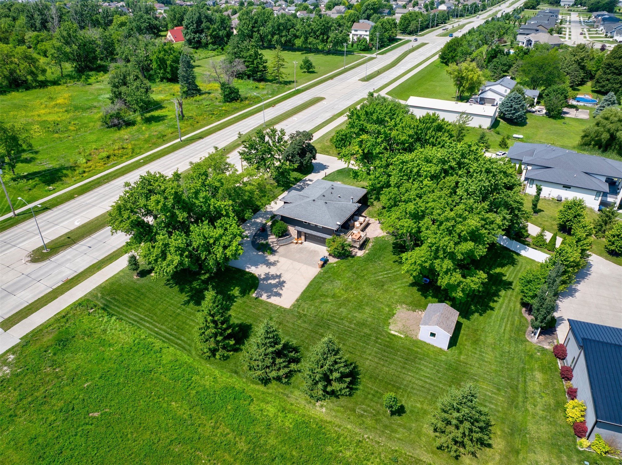 15721 Meredith Drive Property Photo 3