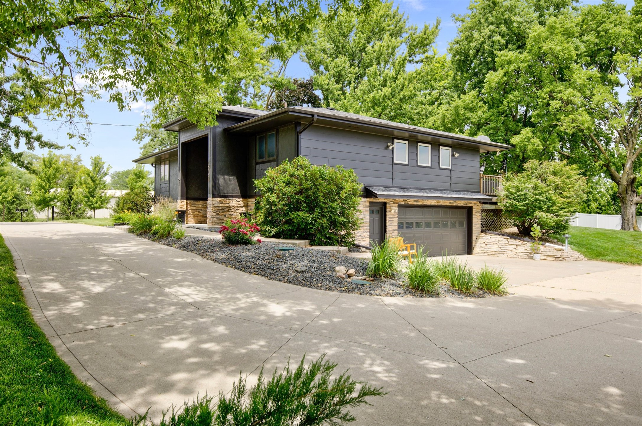 15721 Meredith Drive Property Photo 6