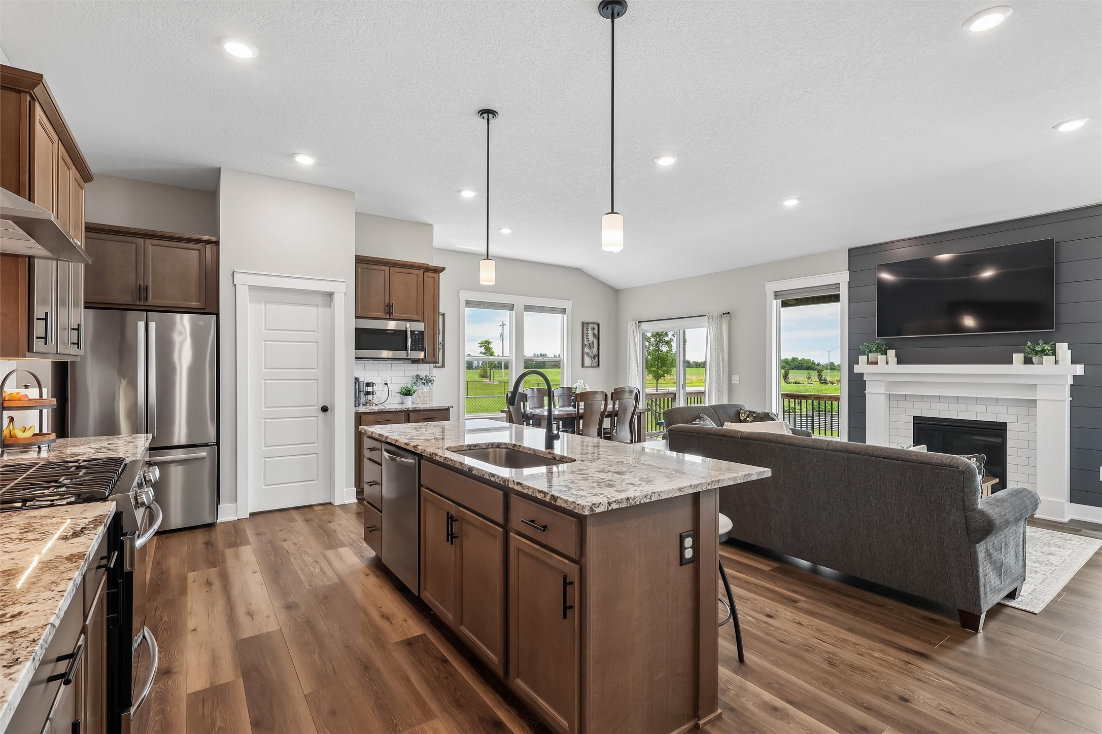 17008 Hickory Drive Property Photo 8