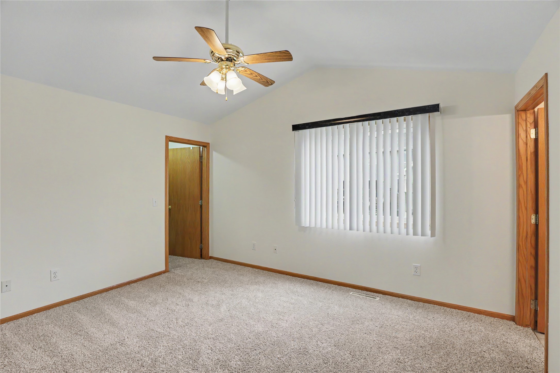 1121 10th Avenue Nw Property Photo 22