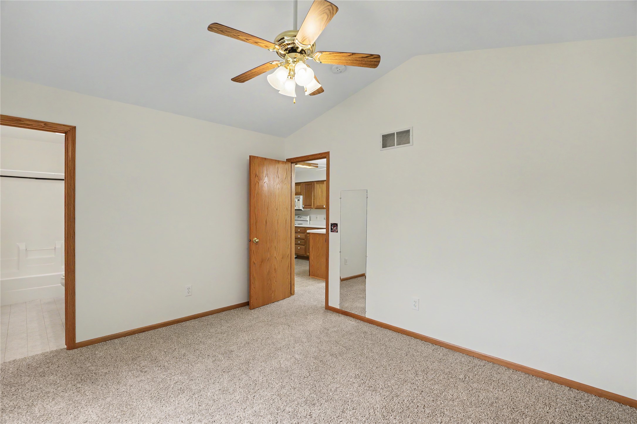 1121 10th Avenue Nw Property Photo 24