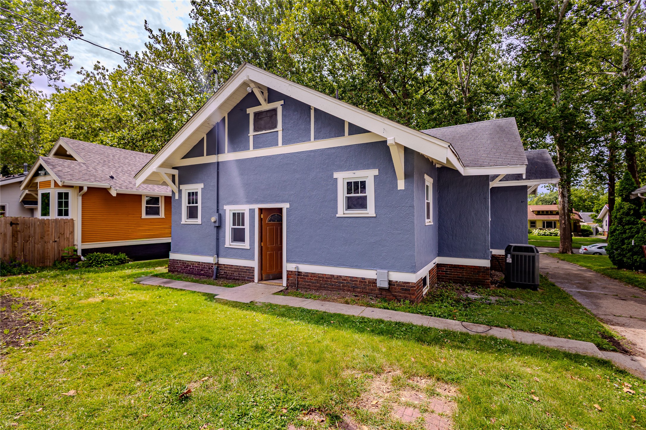 1448 Thompson Avenue Property Photo 5