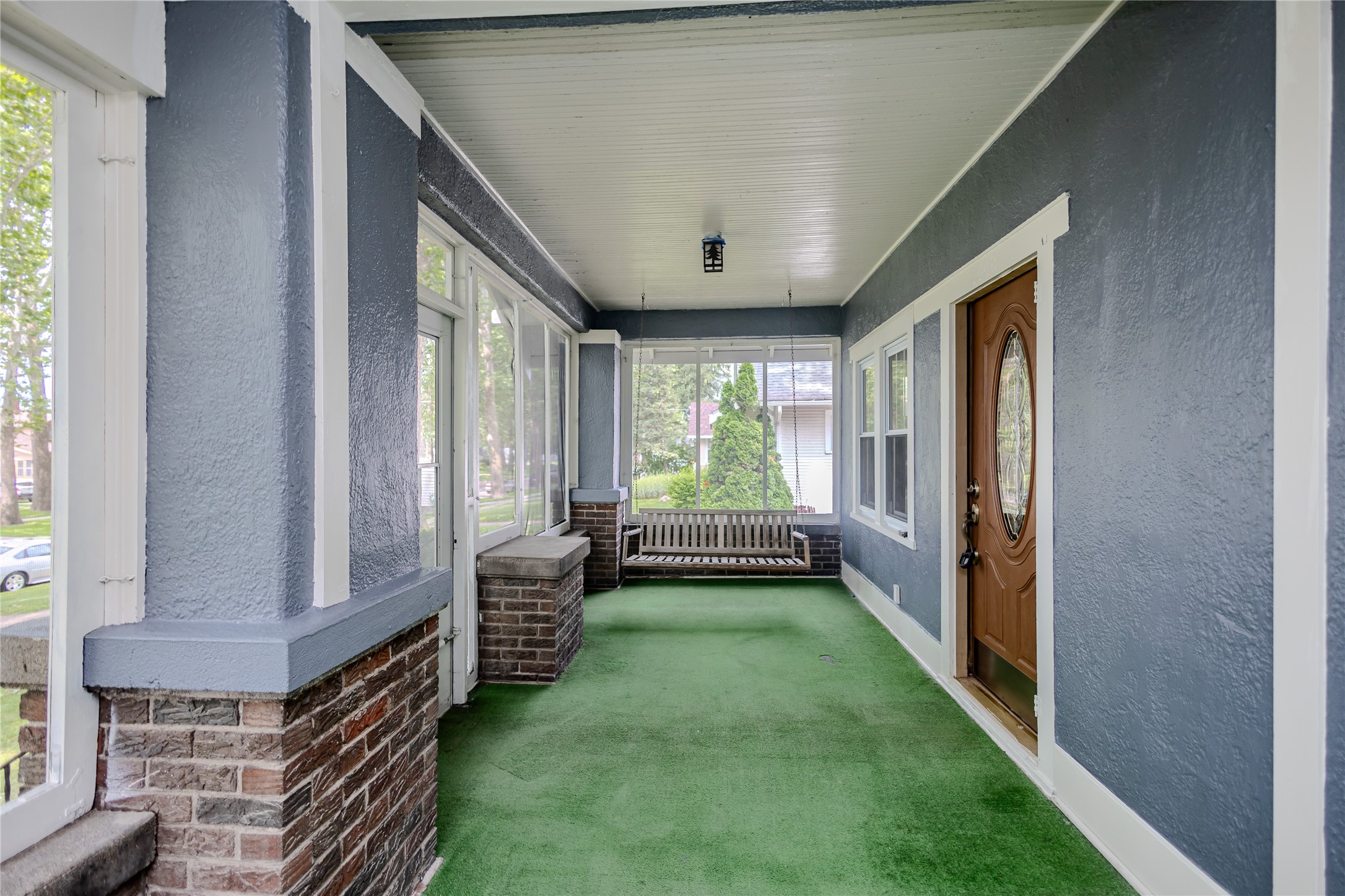 1448 Thompson Avenue Property Photo 6