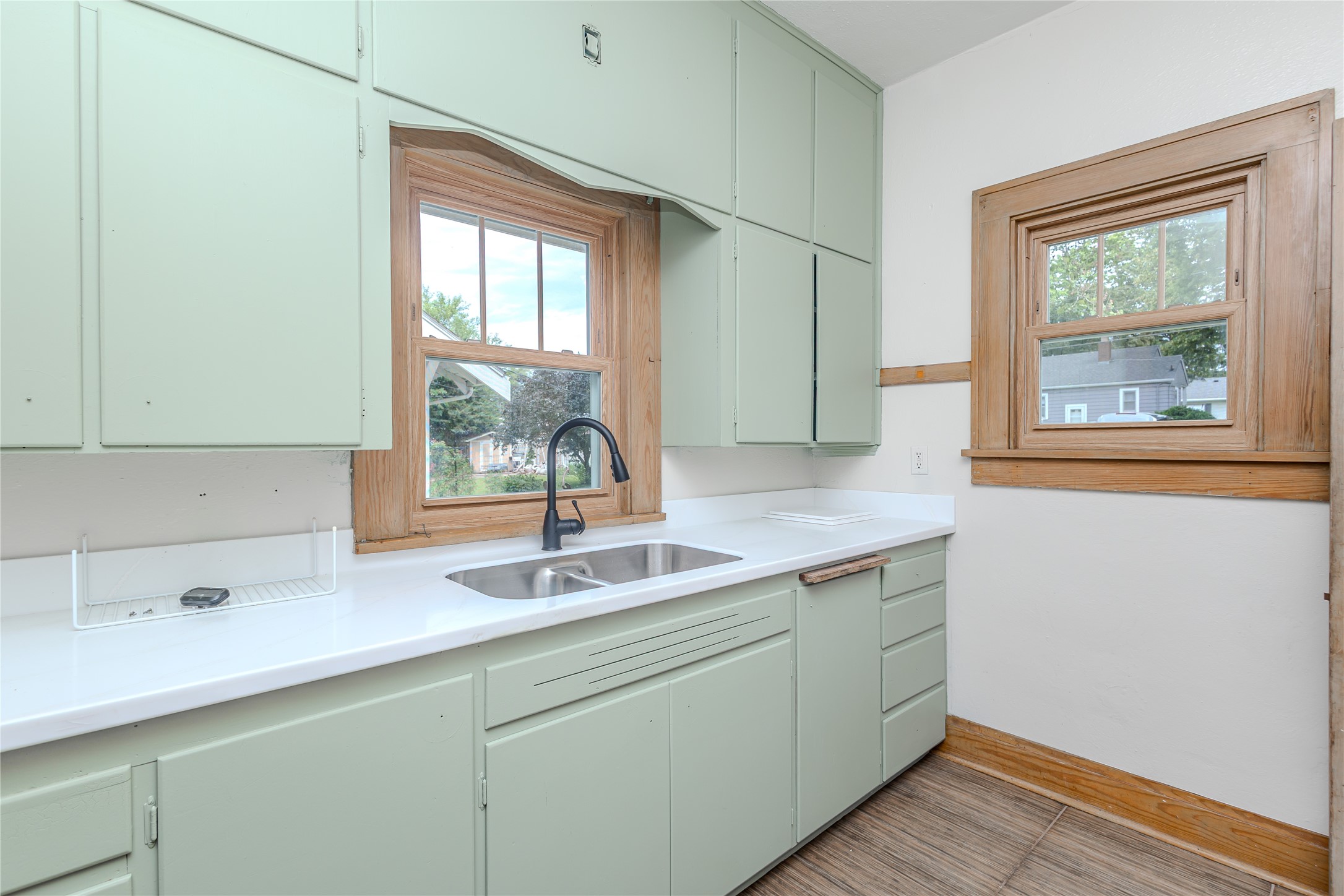 1448 Thompson Avenue Property Photo 11