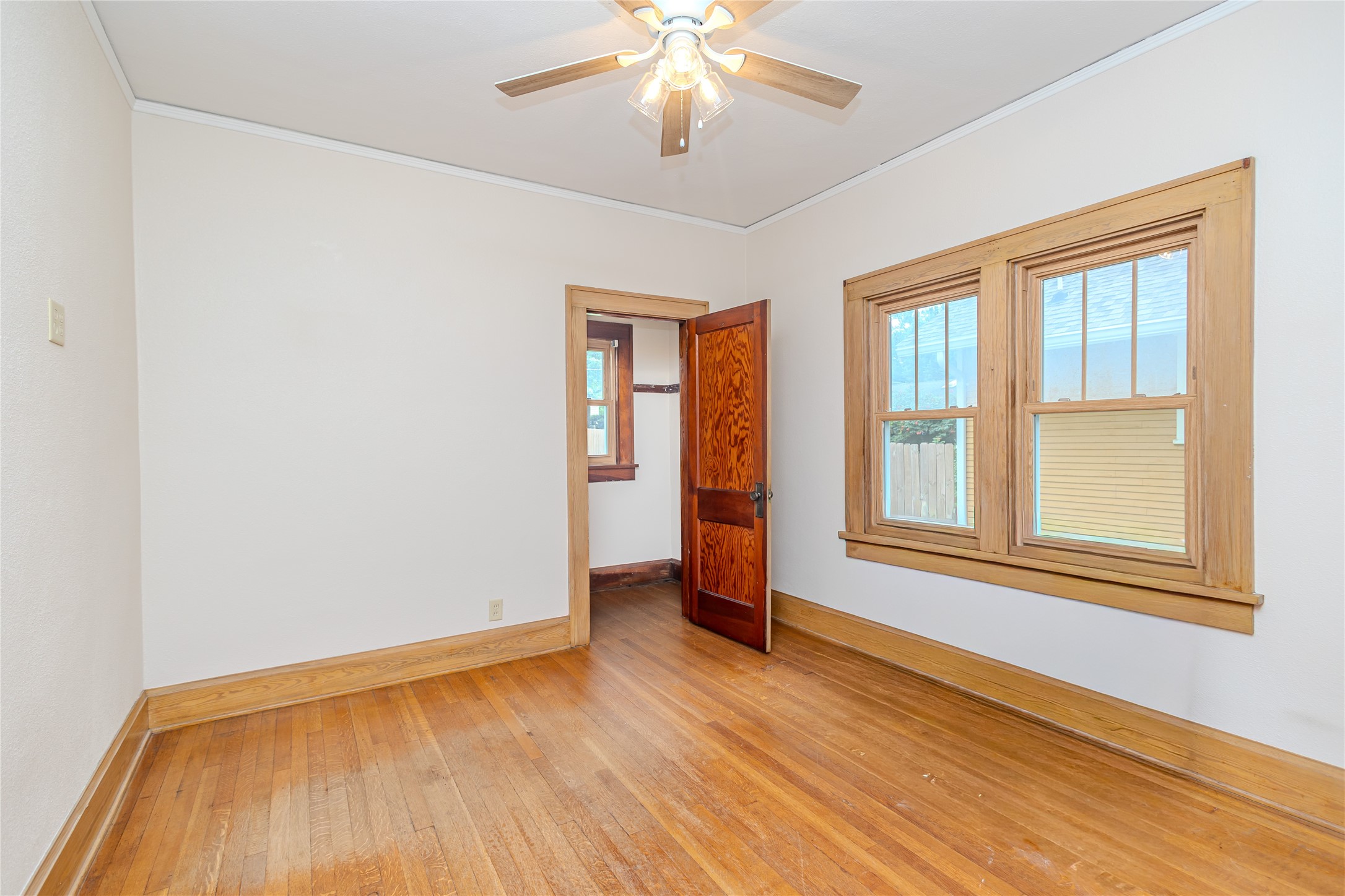 1448 Thompson Avenue Property Photo 14