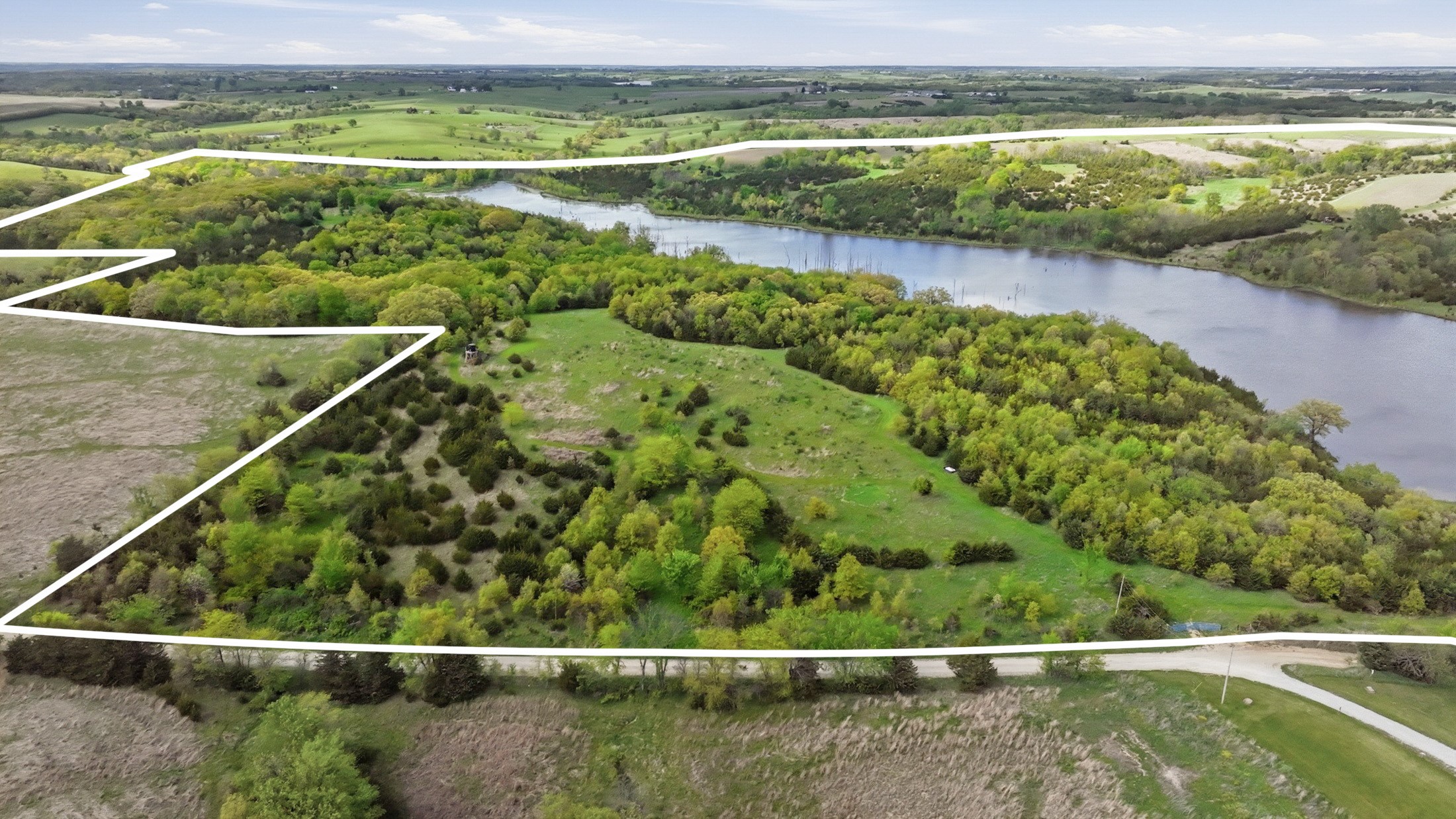 22017 Lakeview Road Property Photo 1