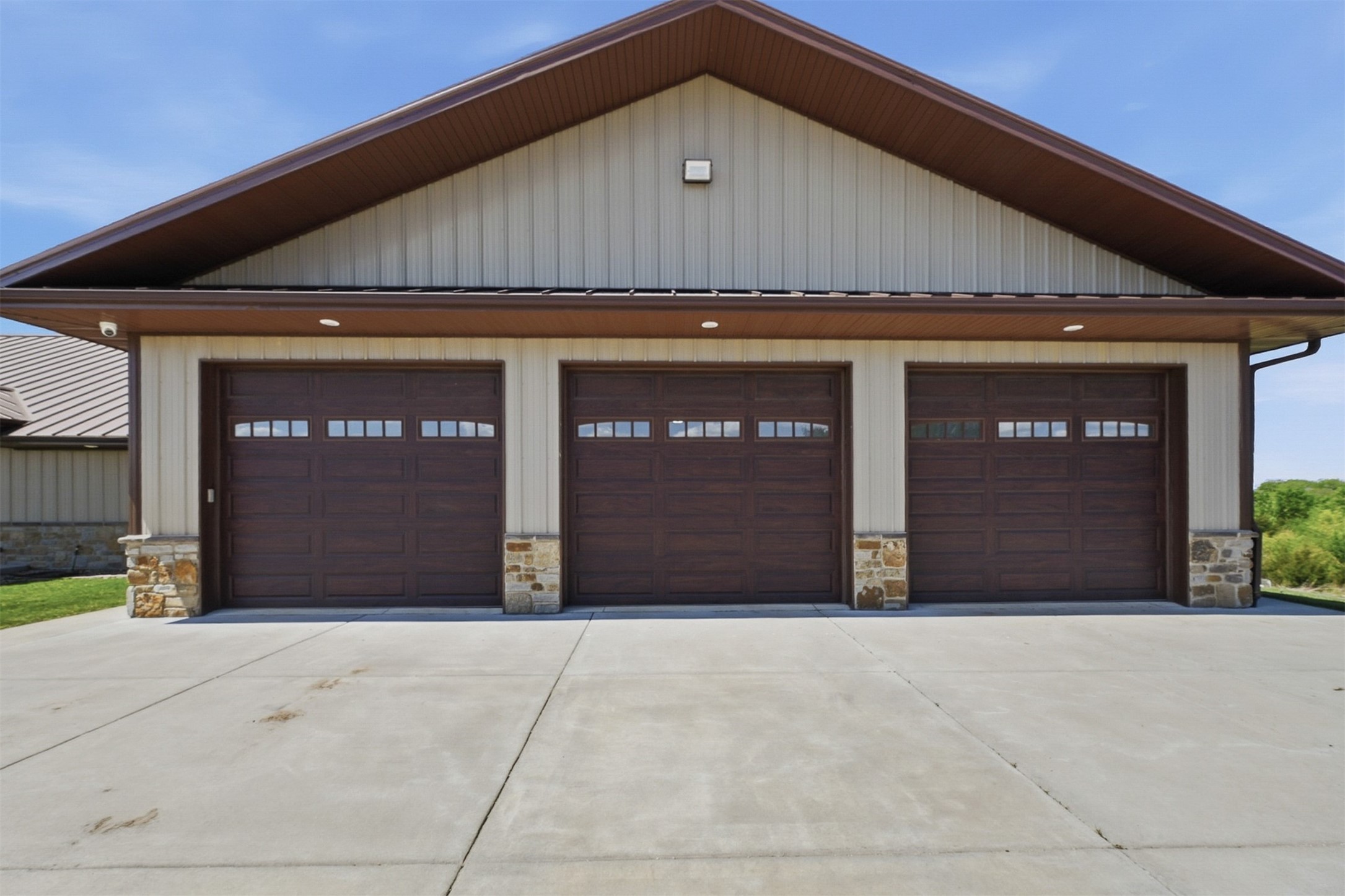 22017 Lakeview Road Property Photo 16