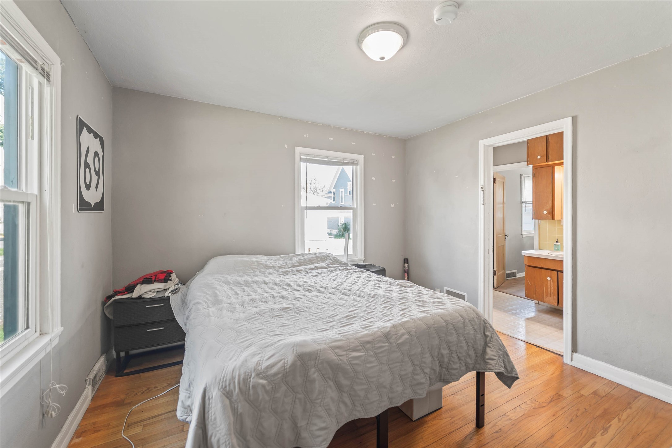 2812 Wood Street Property Photo 6
