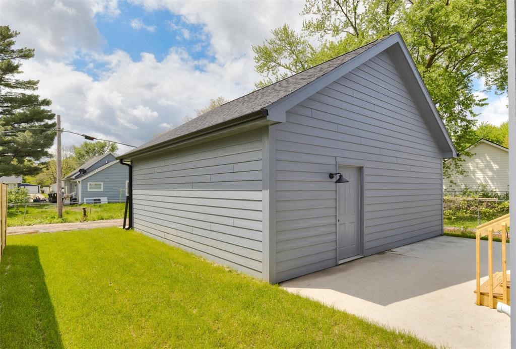 417 E Granger Avenue Property Photo 4
