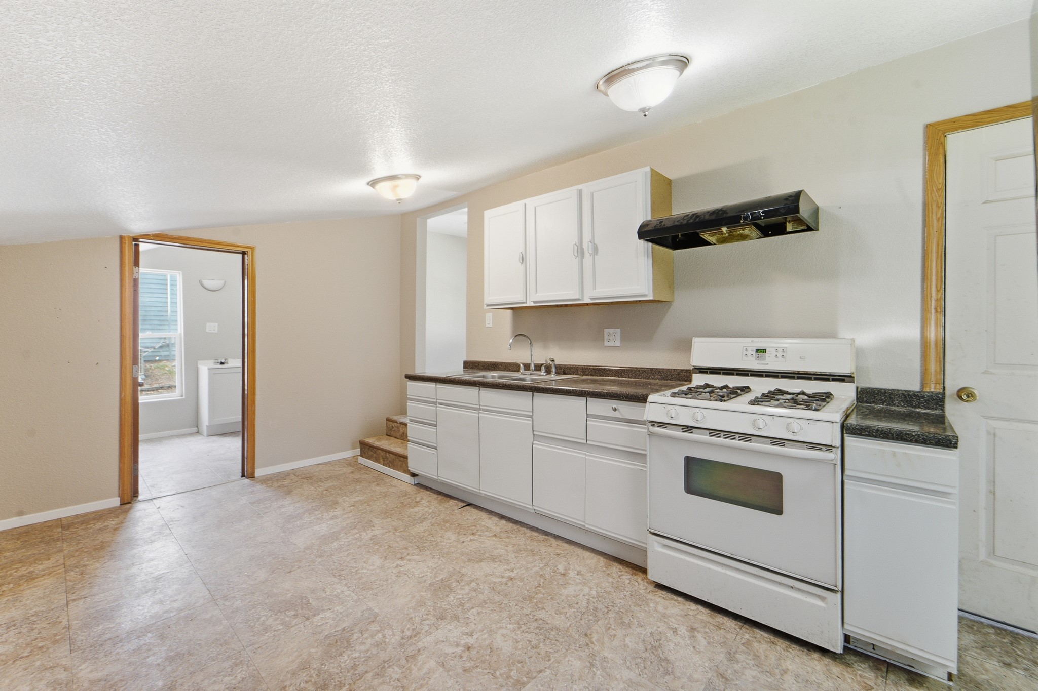 505 S 6th Street Property Photo 9