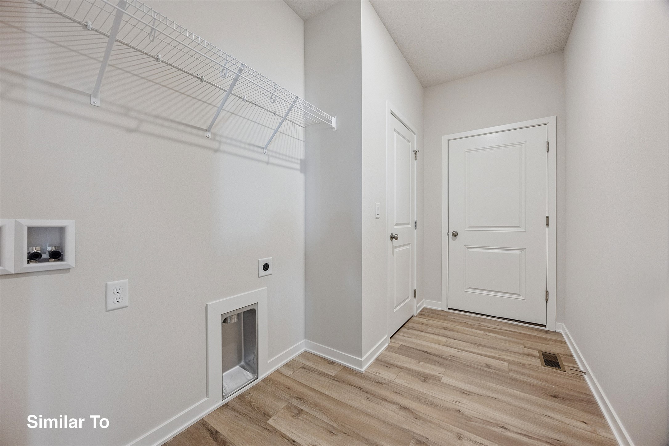 900 Sawgrass Drive Property Photo 4