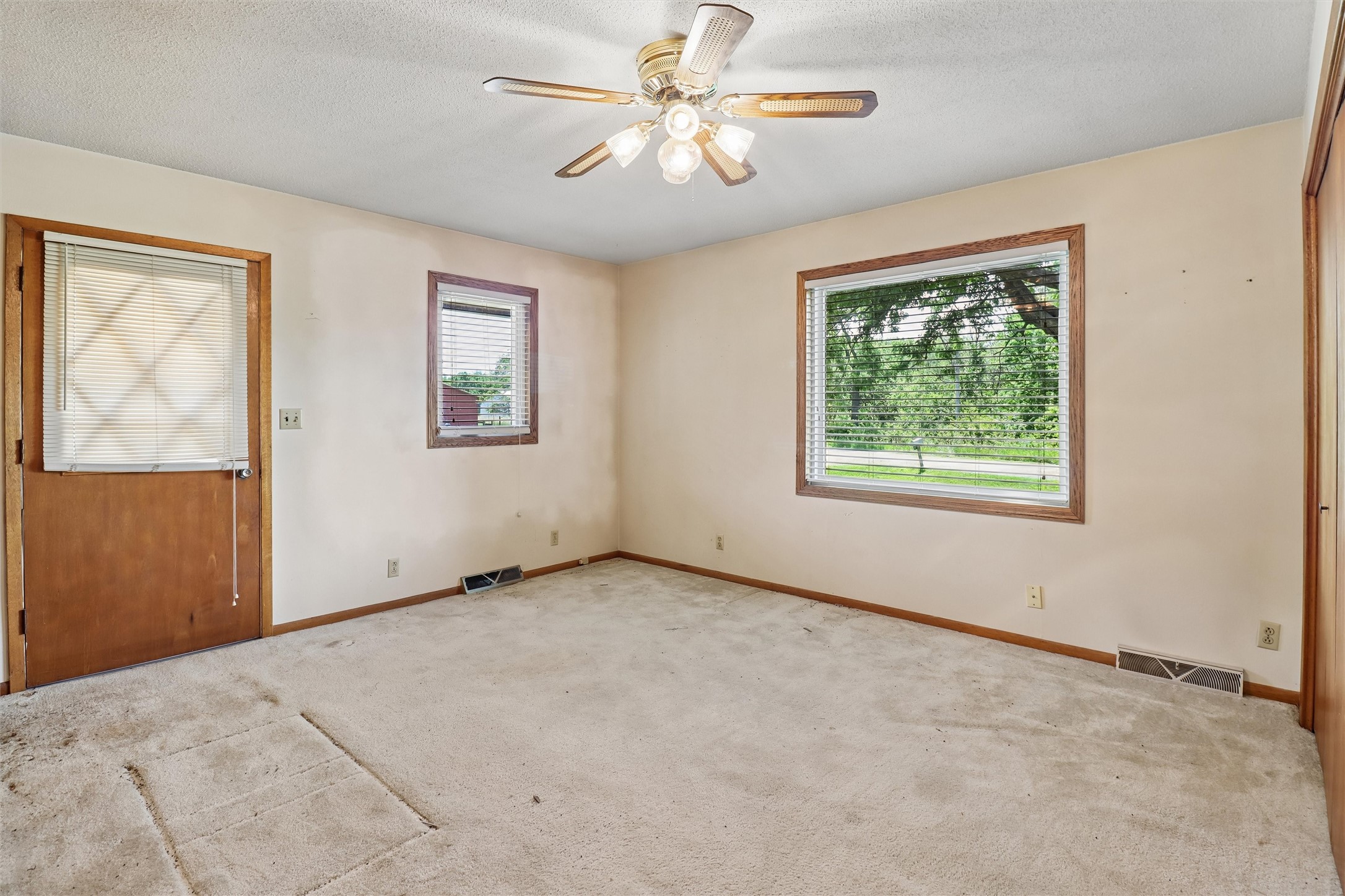 24565 Elthon Place Property Photo 8