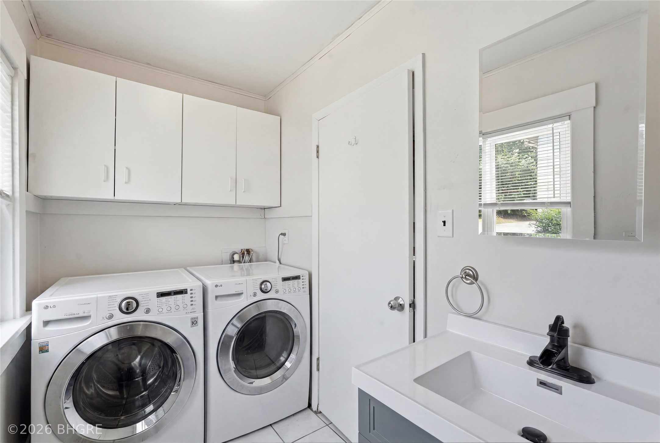 2322 E 11th Street Property Photo 12