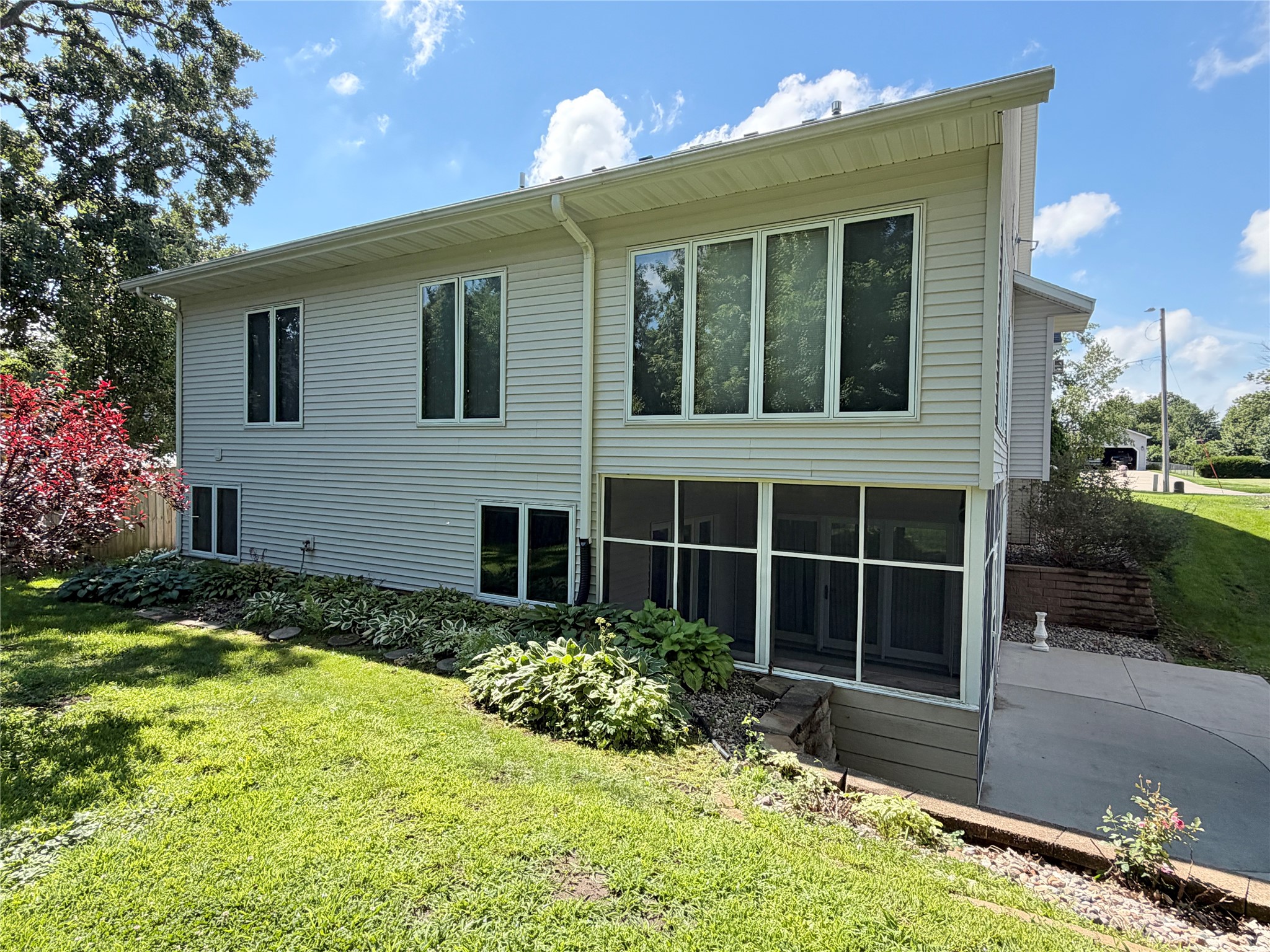 1102 S 12th Avenue W Property Photo 28