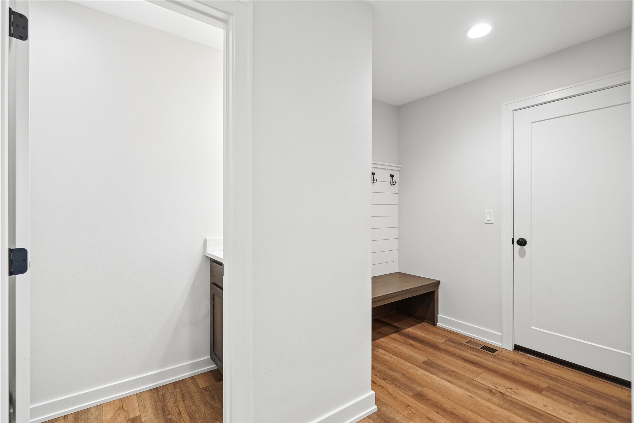 206 E Broadway Street Property Photo 16