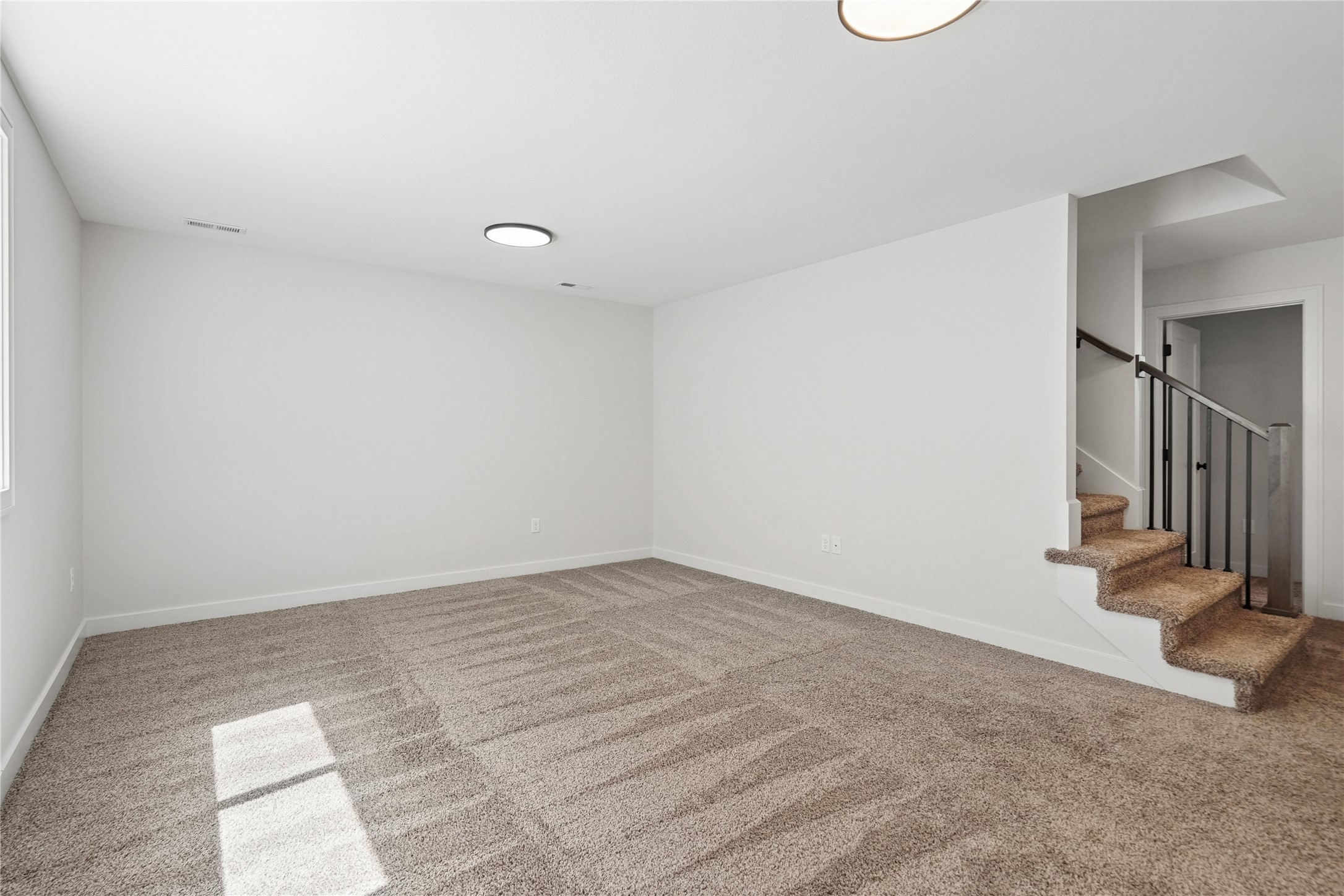 206 E Broadway Street Property Photo 20