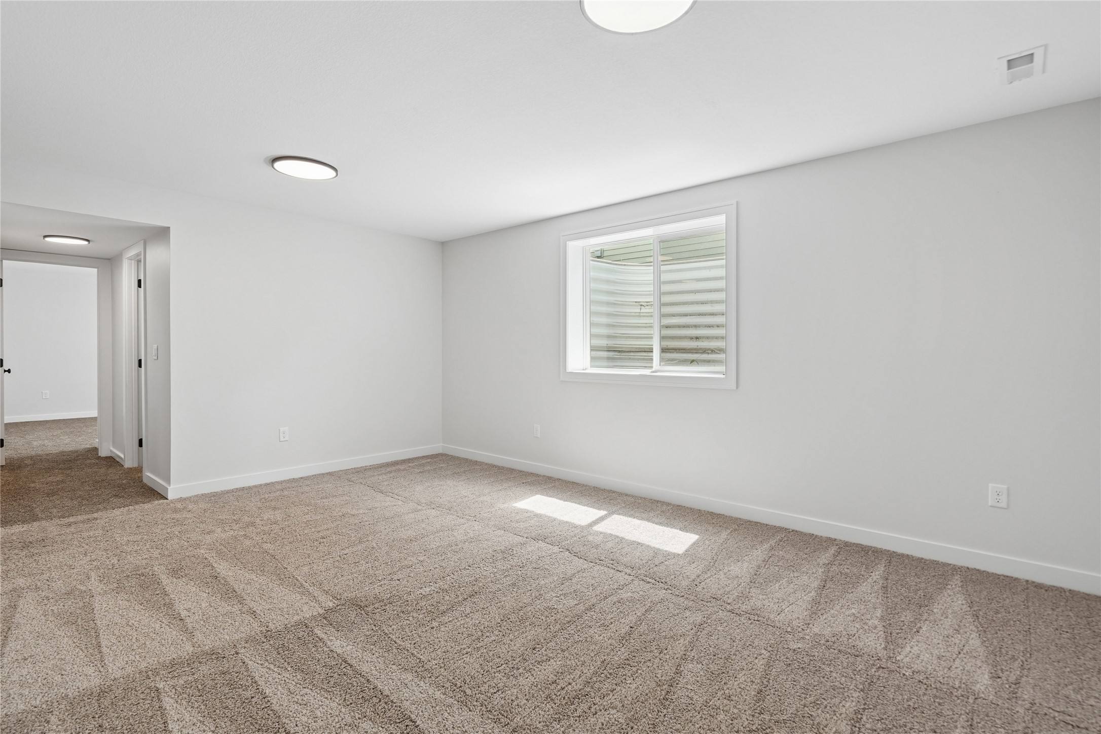 206 E Broadway Street Property Photo 21