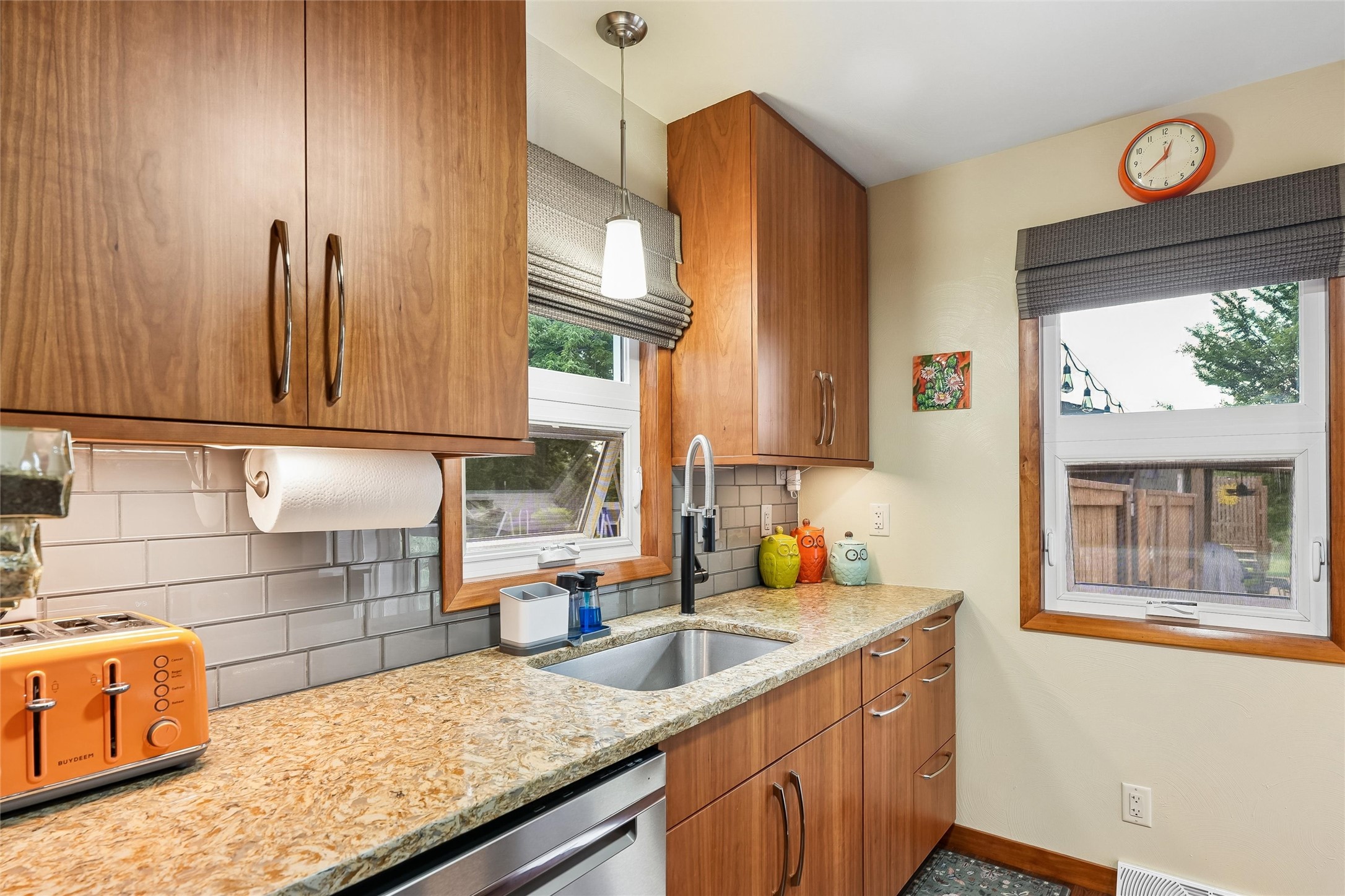 805 N J Street Property Photo 10