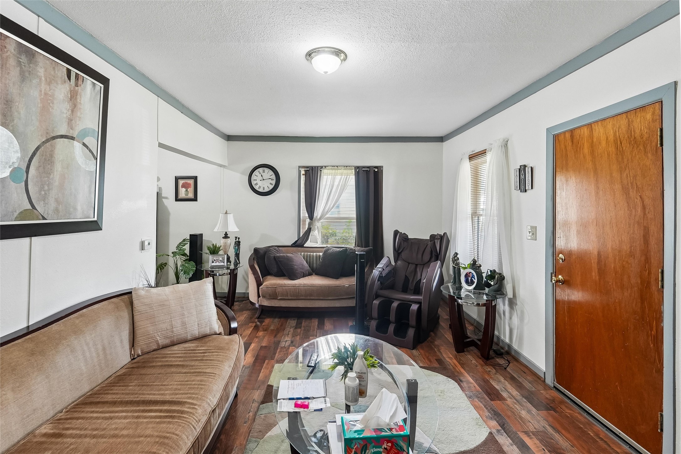 4047 2nd Avenue Property Photo 7