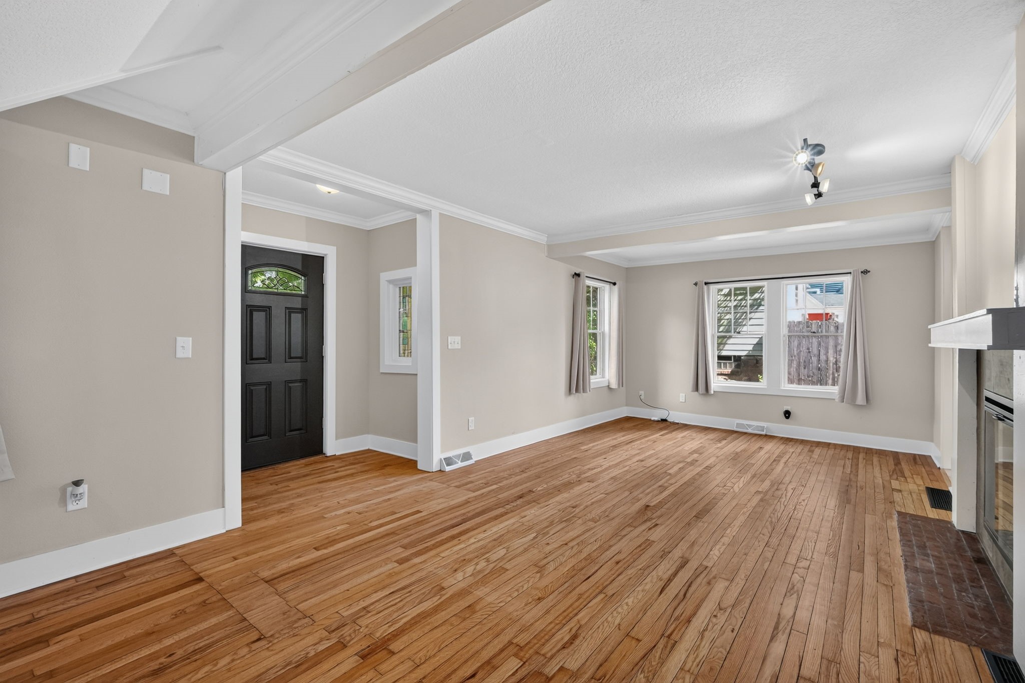 2833 36th Street Property Photo 6