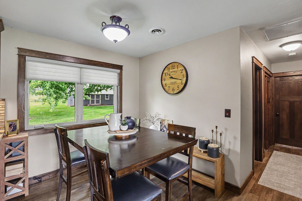 307 S Center Street Property Photo 8