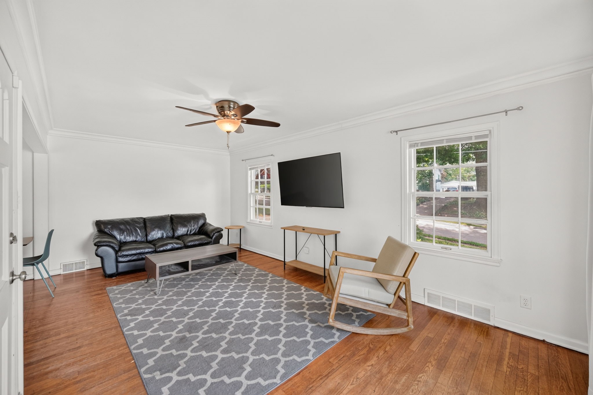 1146 56th Street Property Photo 8