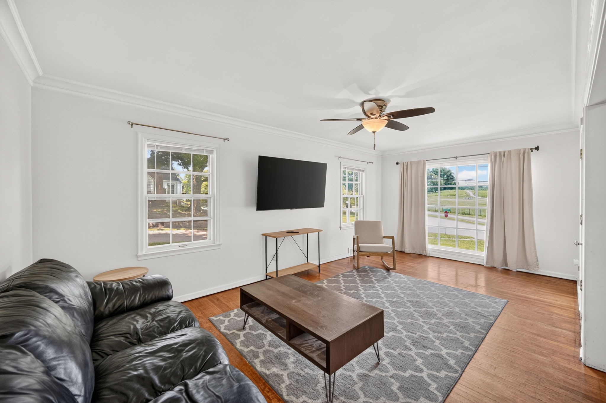 1146 56th Street Property Photo 9