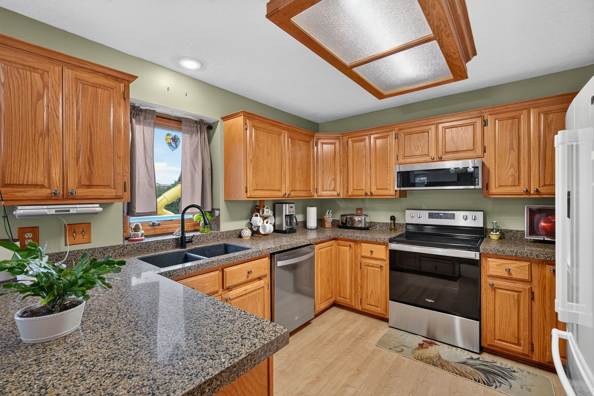 1501 Nw Campus Drive Property Photo 11