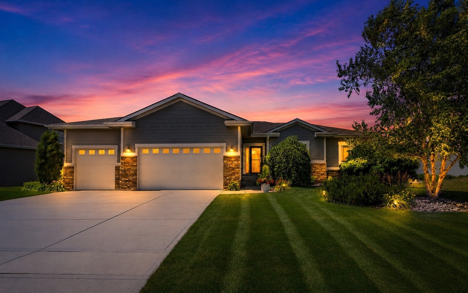 4202 NE Bellagio Circle Property Photo 1