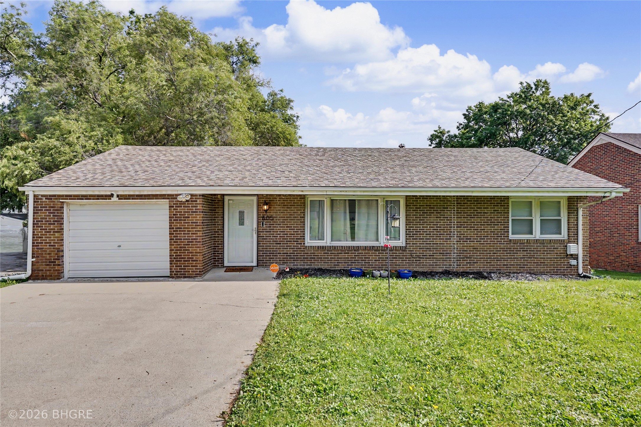 805 Payton Avenue Property Photo 1