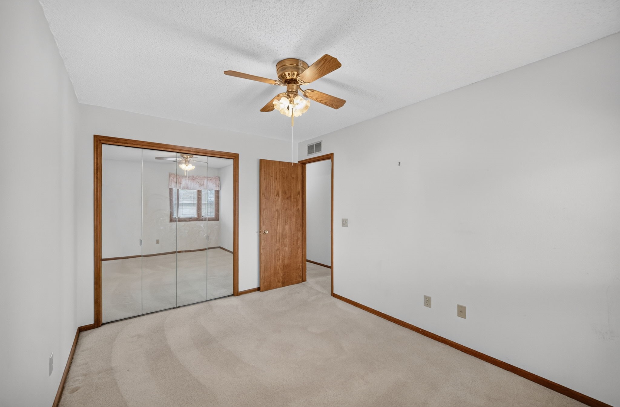 411 Se Delaware Avenue 310 Property Photo 15