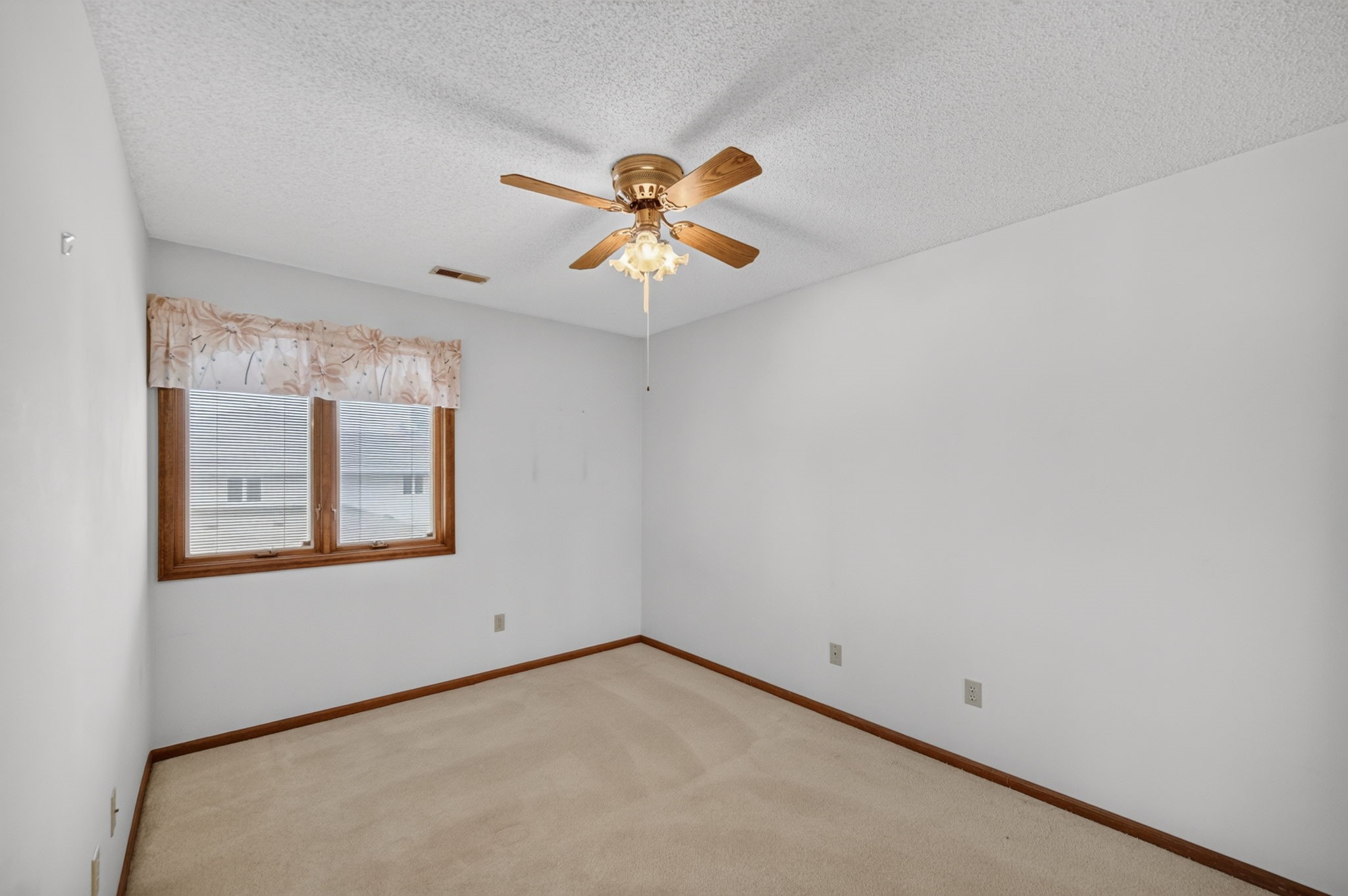 411 Se Delaware Avenue 310 Property Photo 16