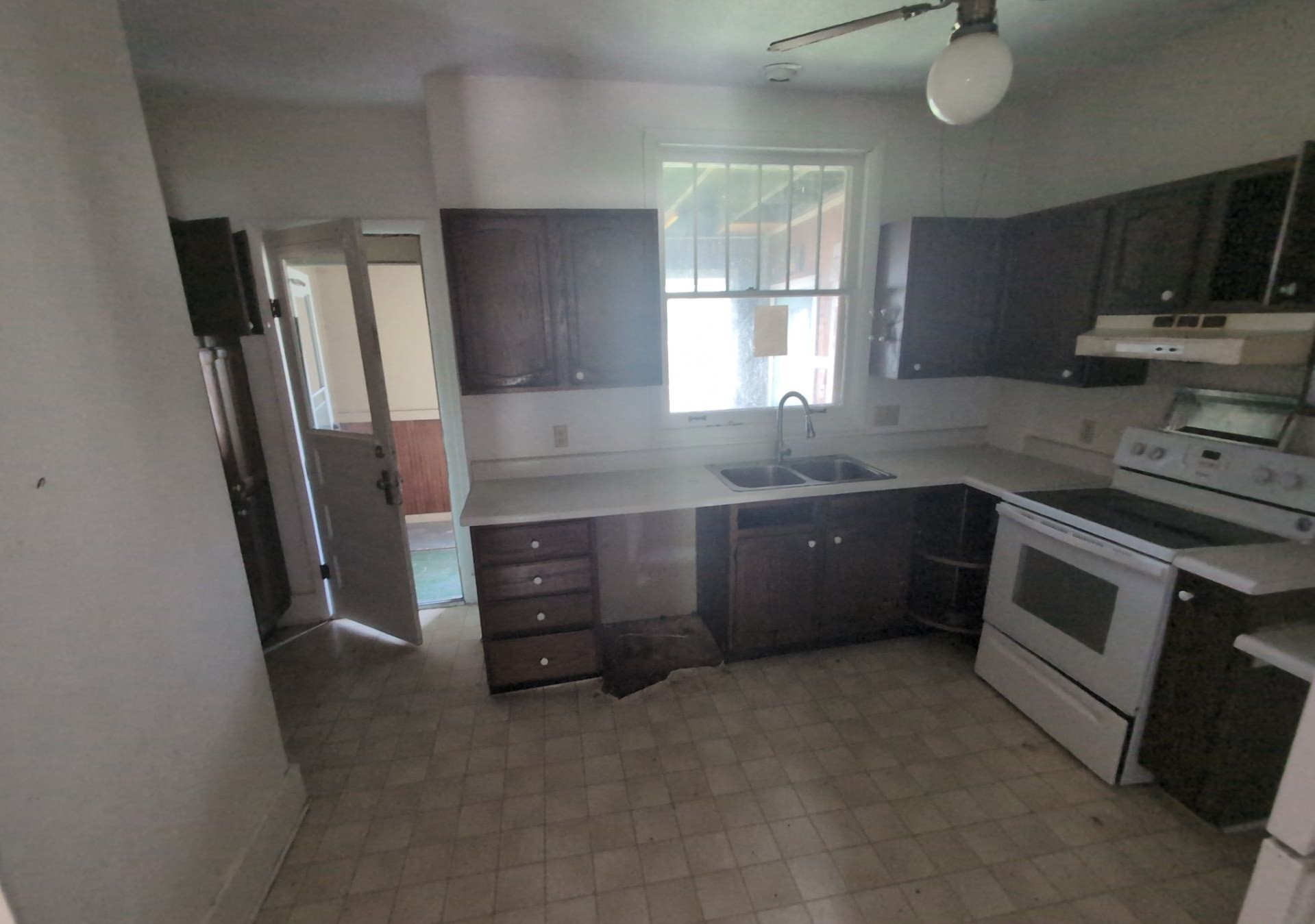 624 Willis Avenue Property Photo 5