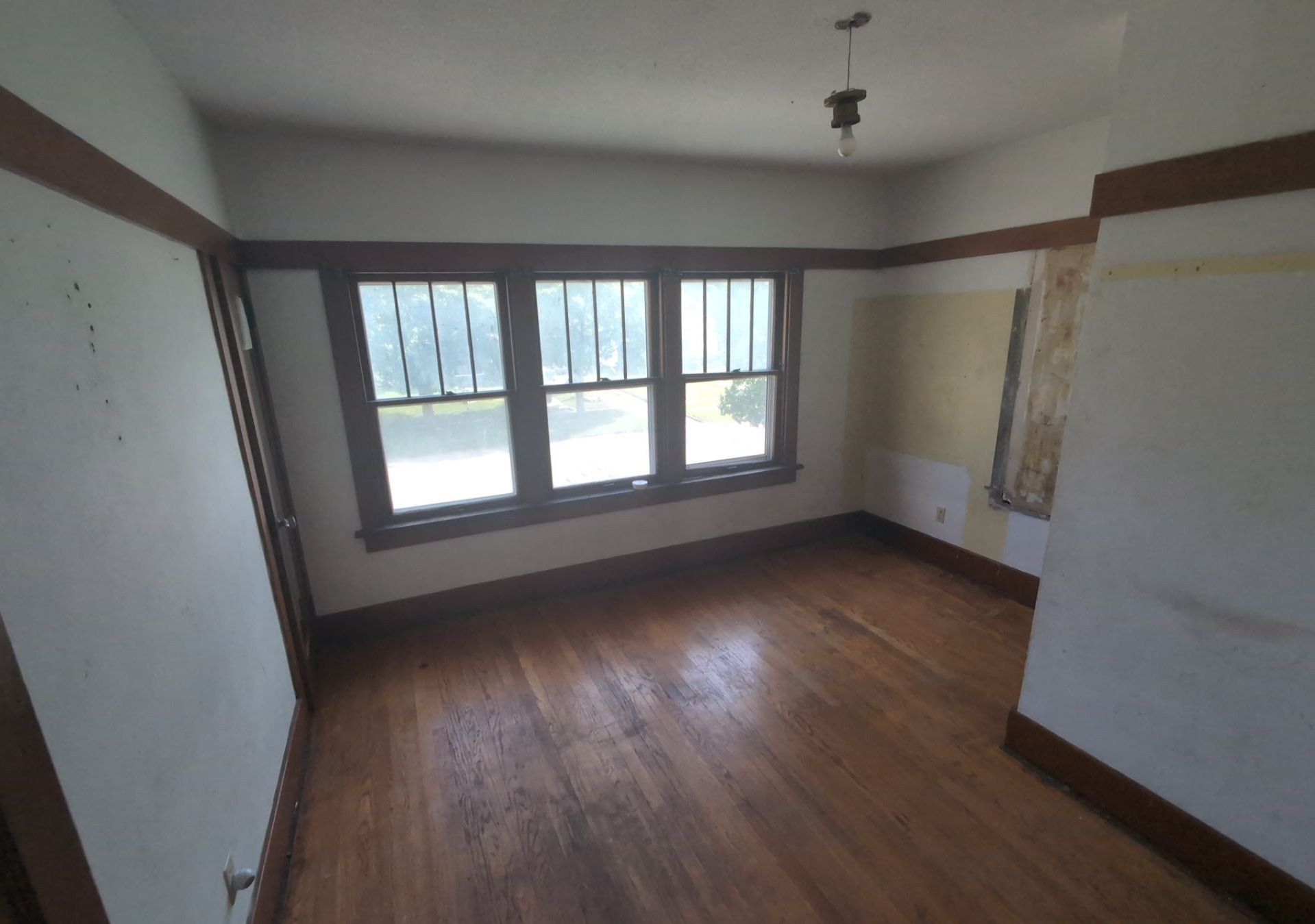 624 Willis Avenue Property Photo 7