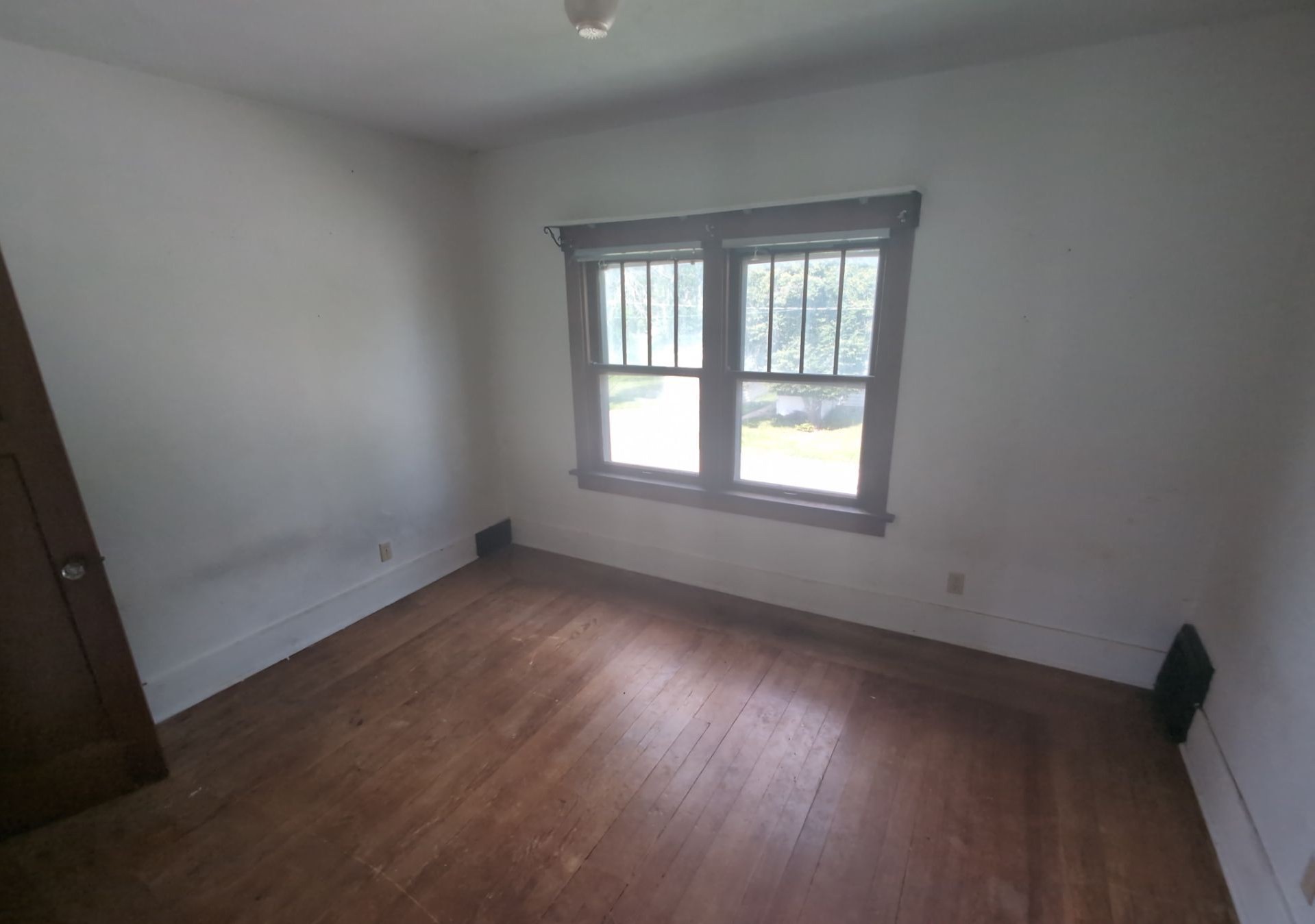 624 Willis Avenue Property Photo 9