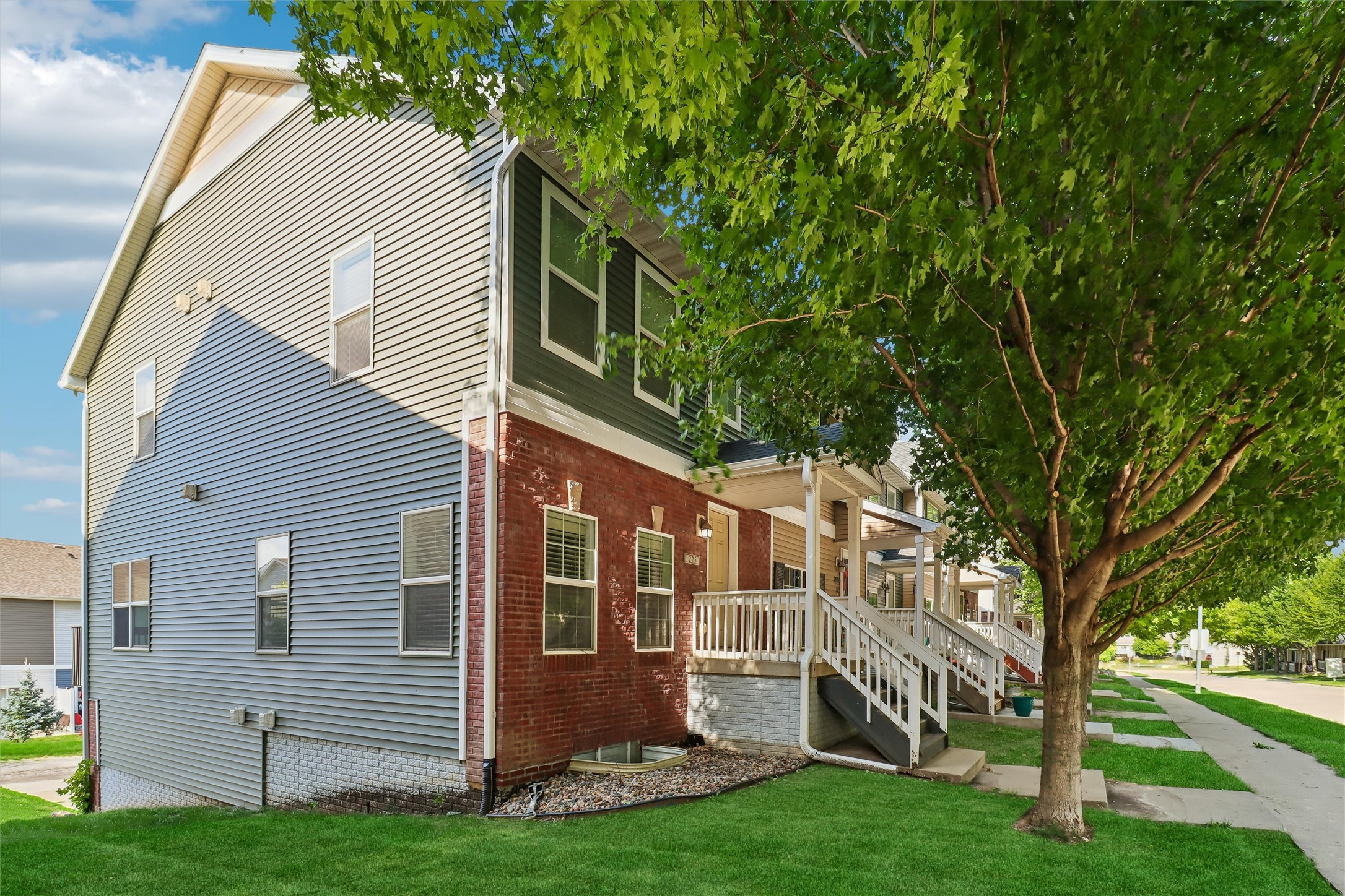225 Se Booth Avenue Property Photo 2