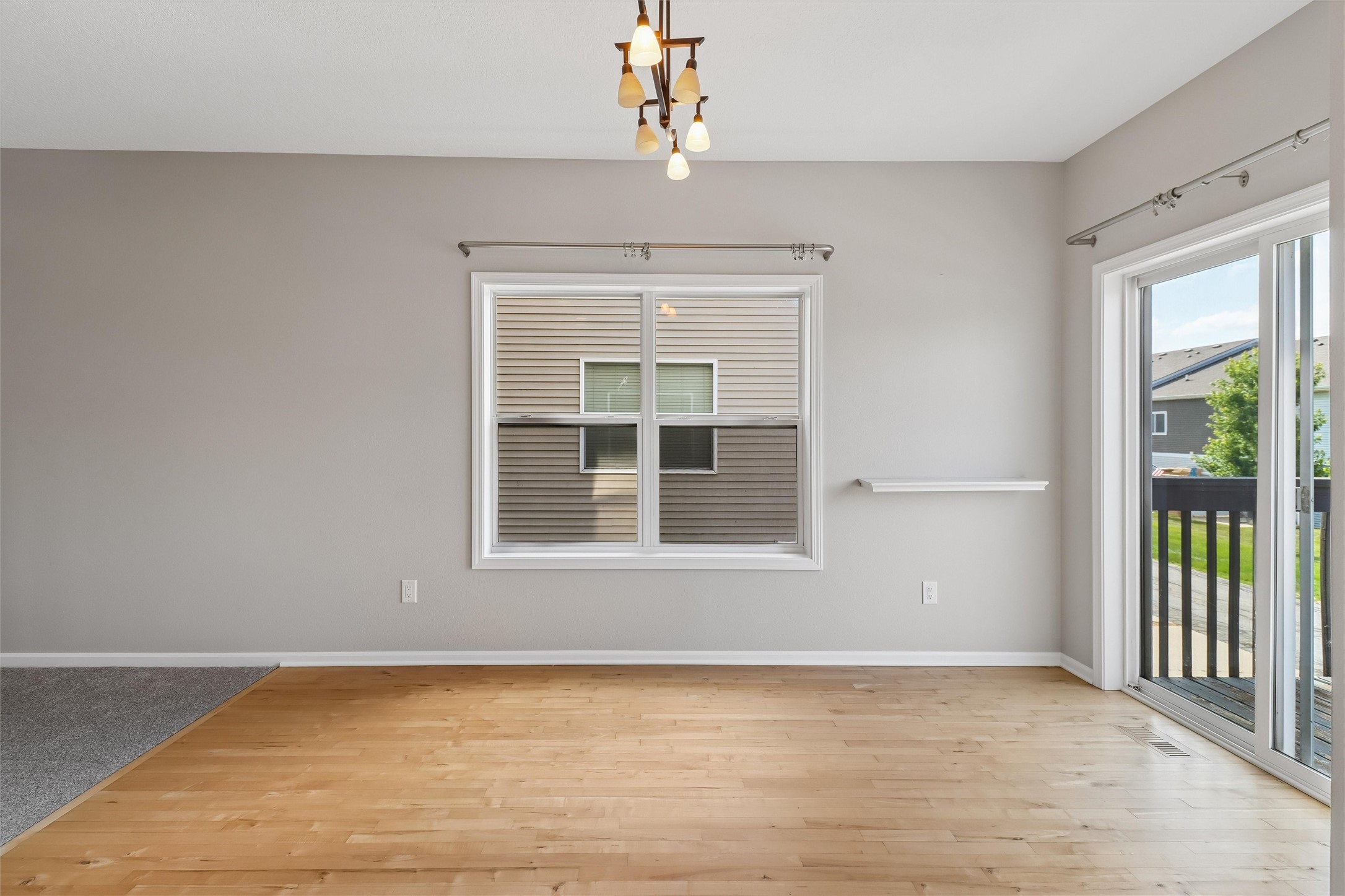 225 Se Booth Avenue Property Photo 8