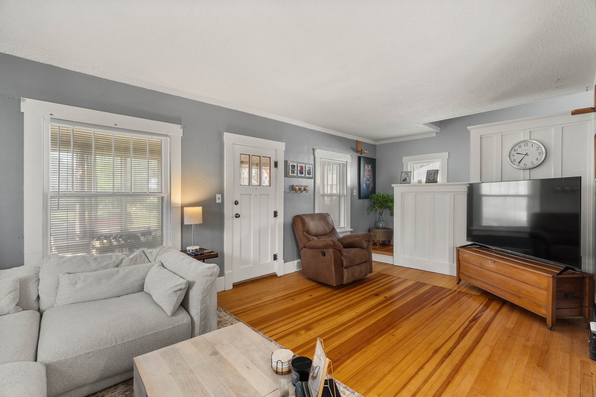 611 E 1st Street Property Photo 5