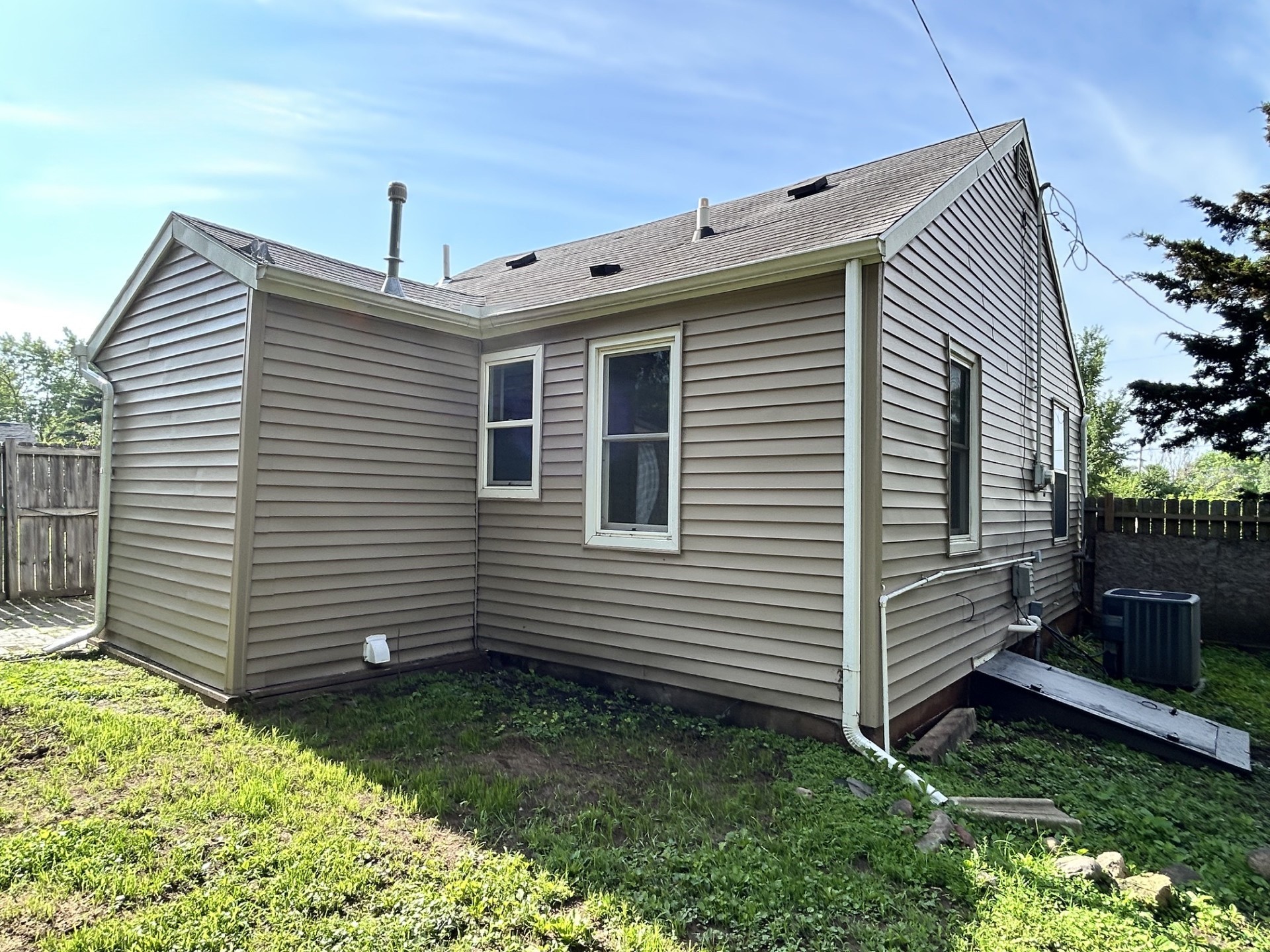 215 Mckinley Avenue Property Photo 4