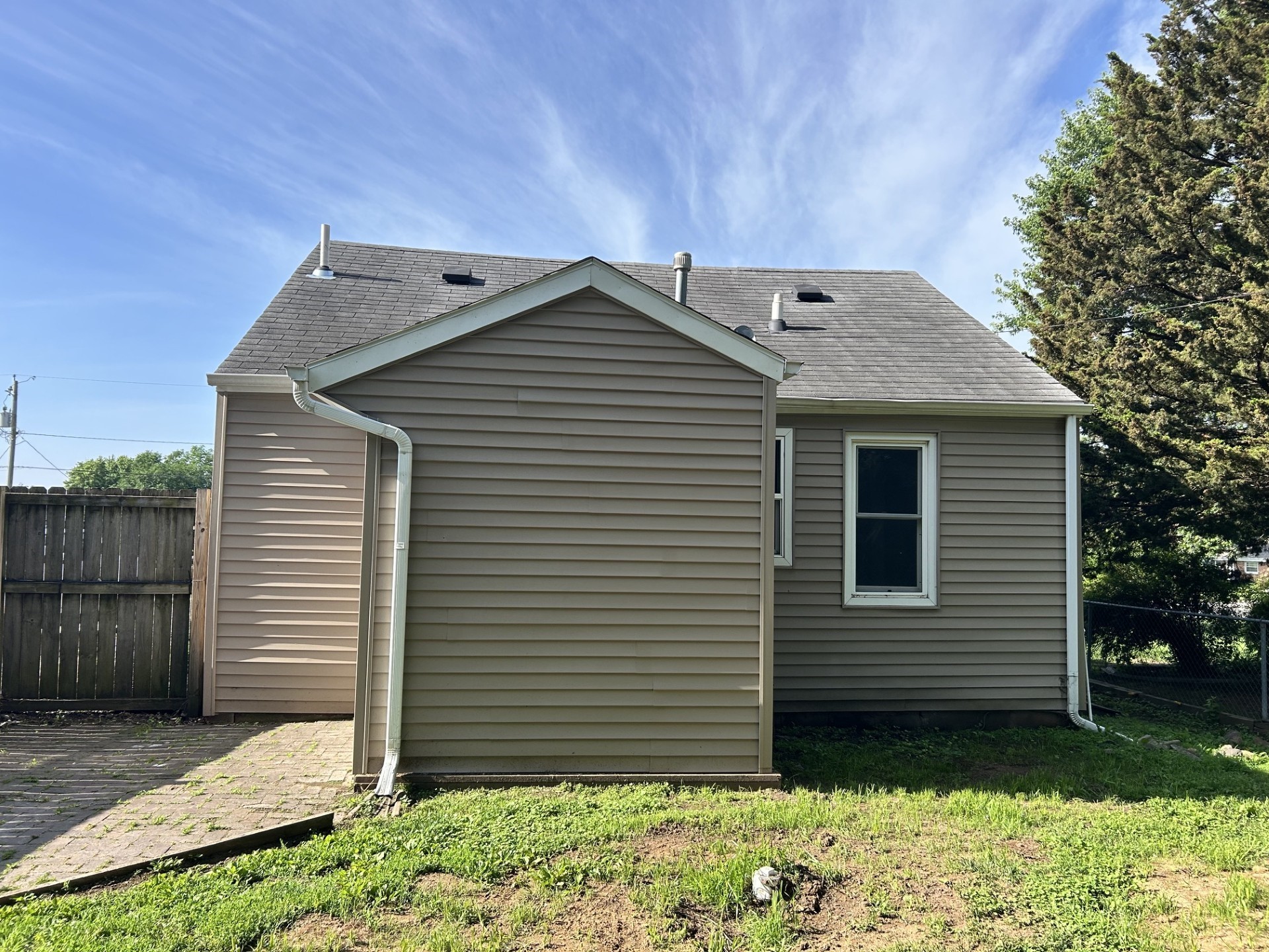 215 Mckinley Avenue Property Photo 7