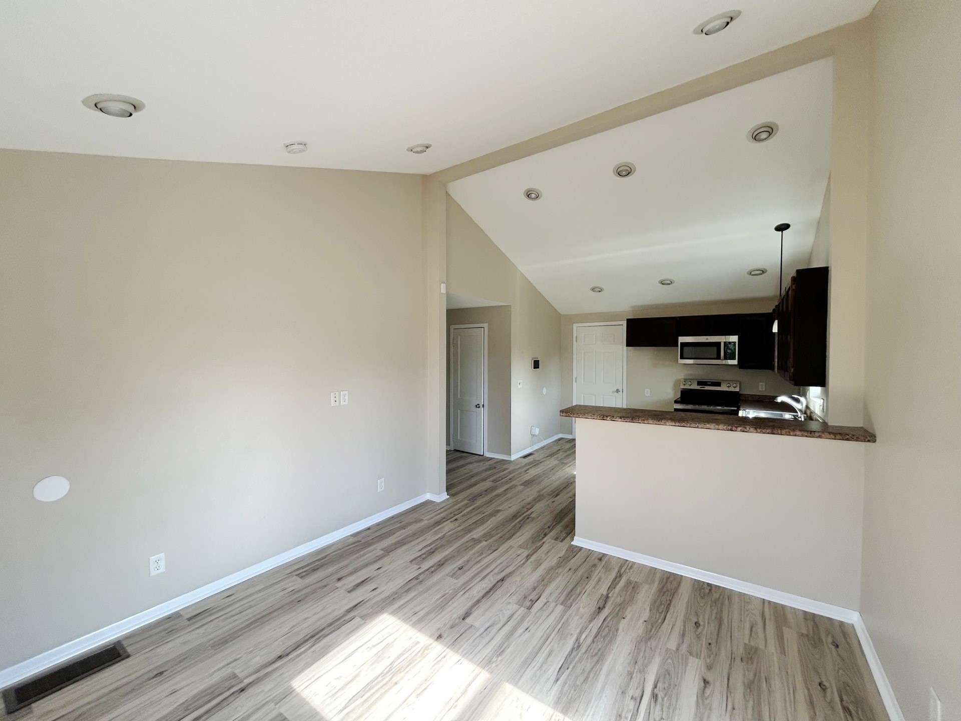 215 Mckinley Avenue Property Photo 10