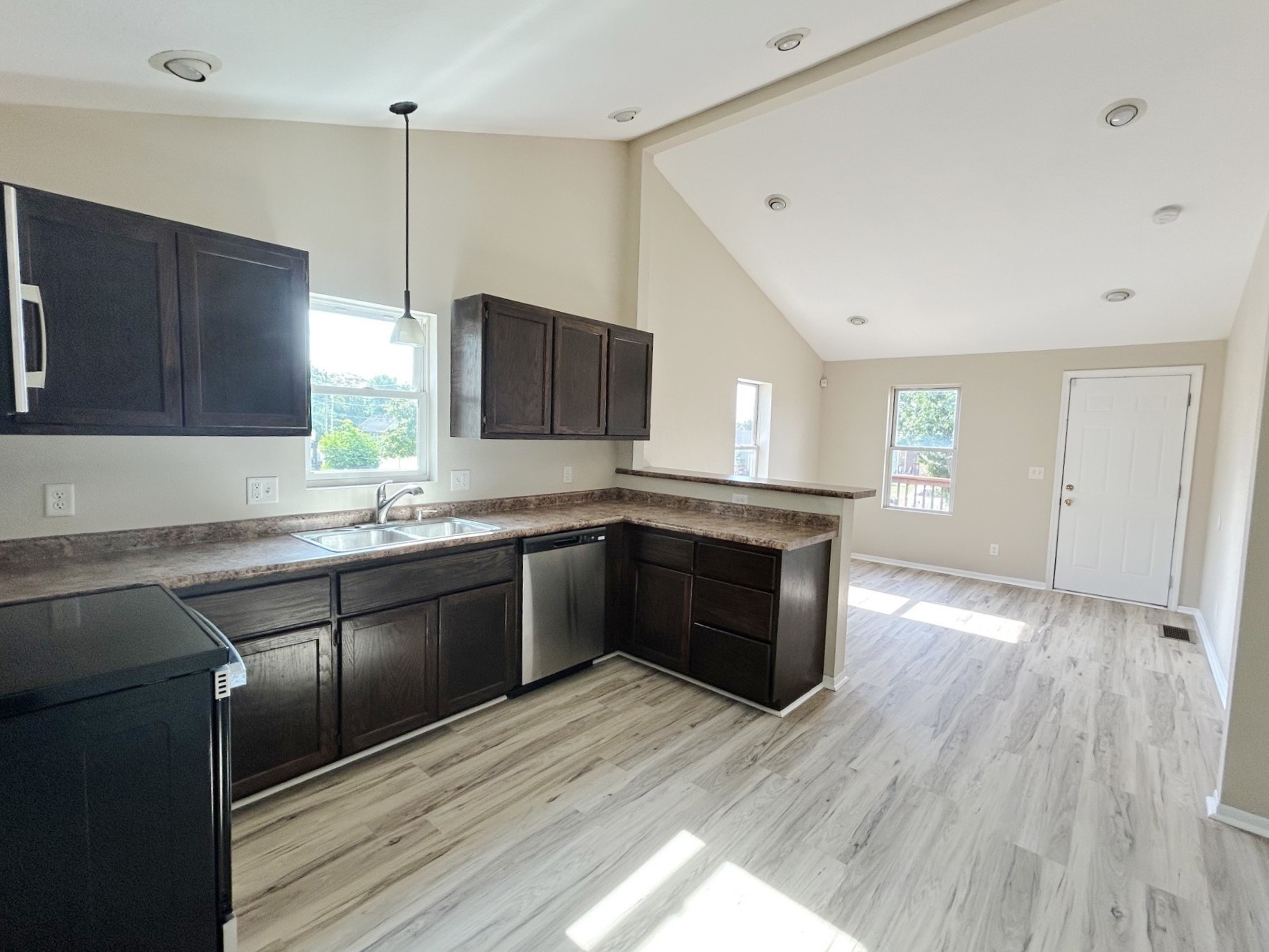 215 Mckinley Avenue Property Photo 13