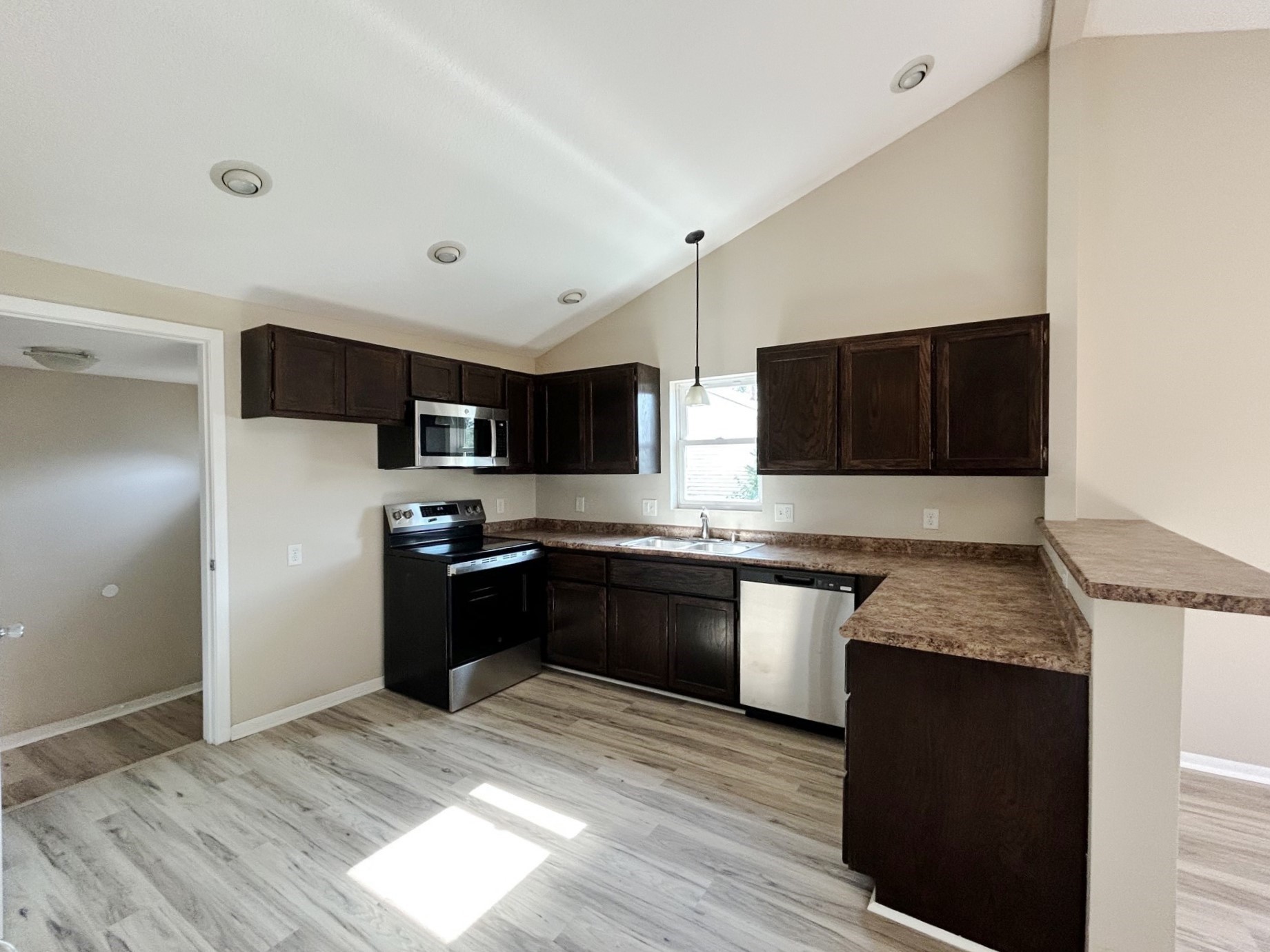 215 Mckinley Avenue Property Photo 14