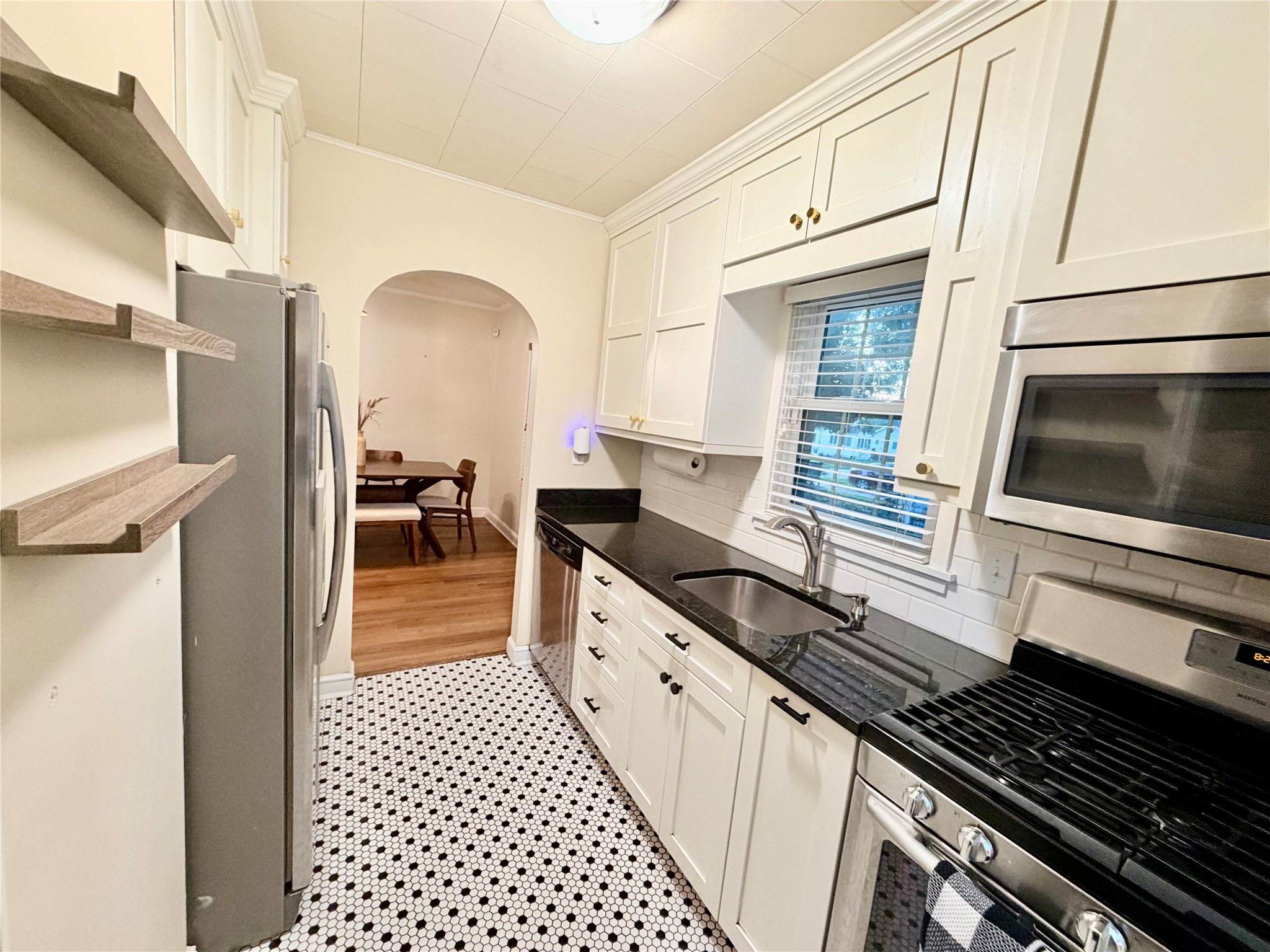 3321 52nd Street Property Photo 5