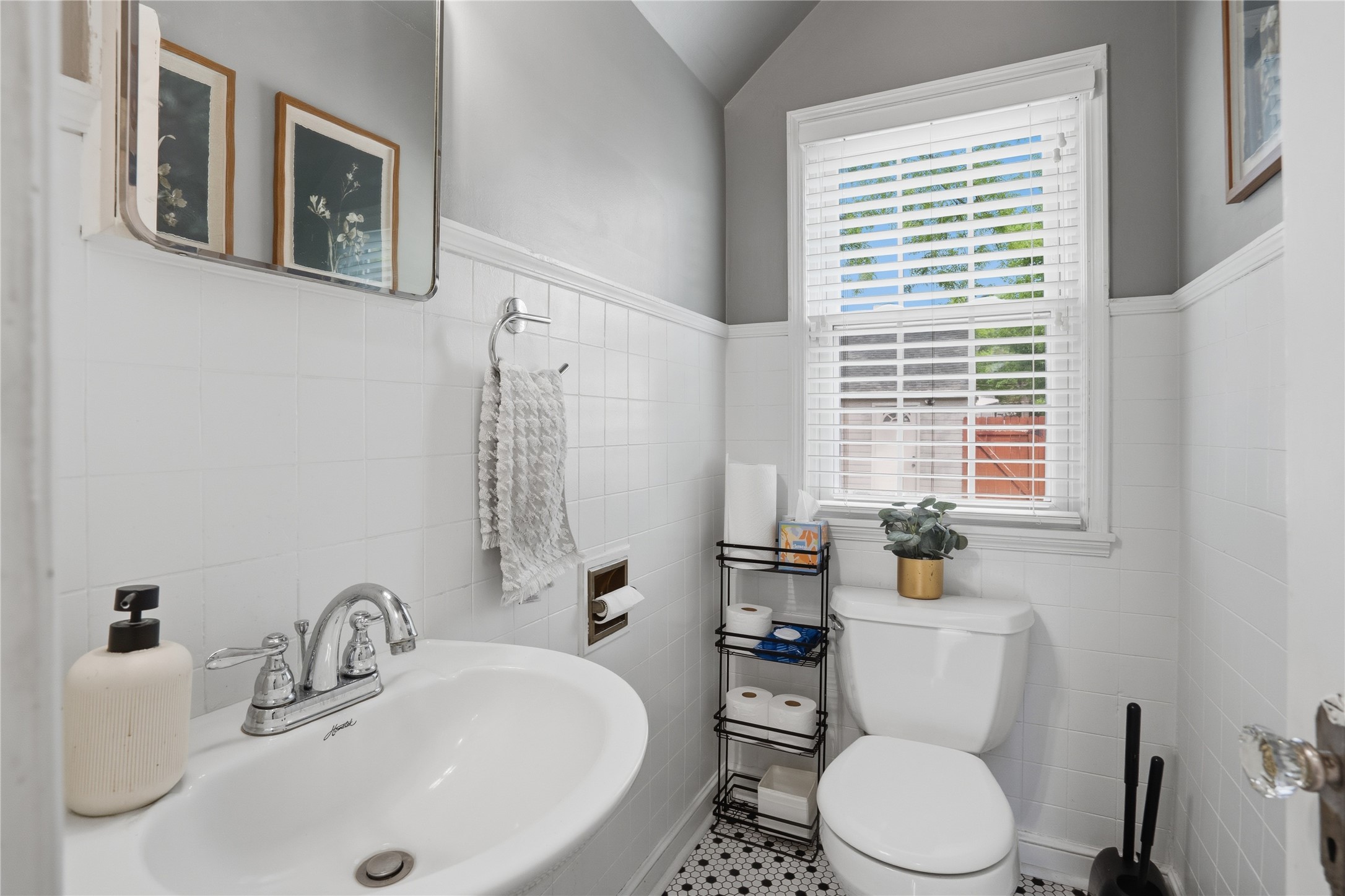 3321 52nd Street Property Photo 6