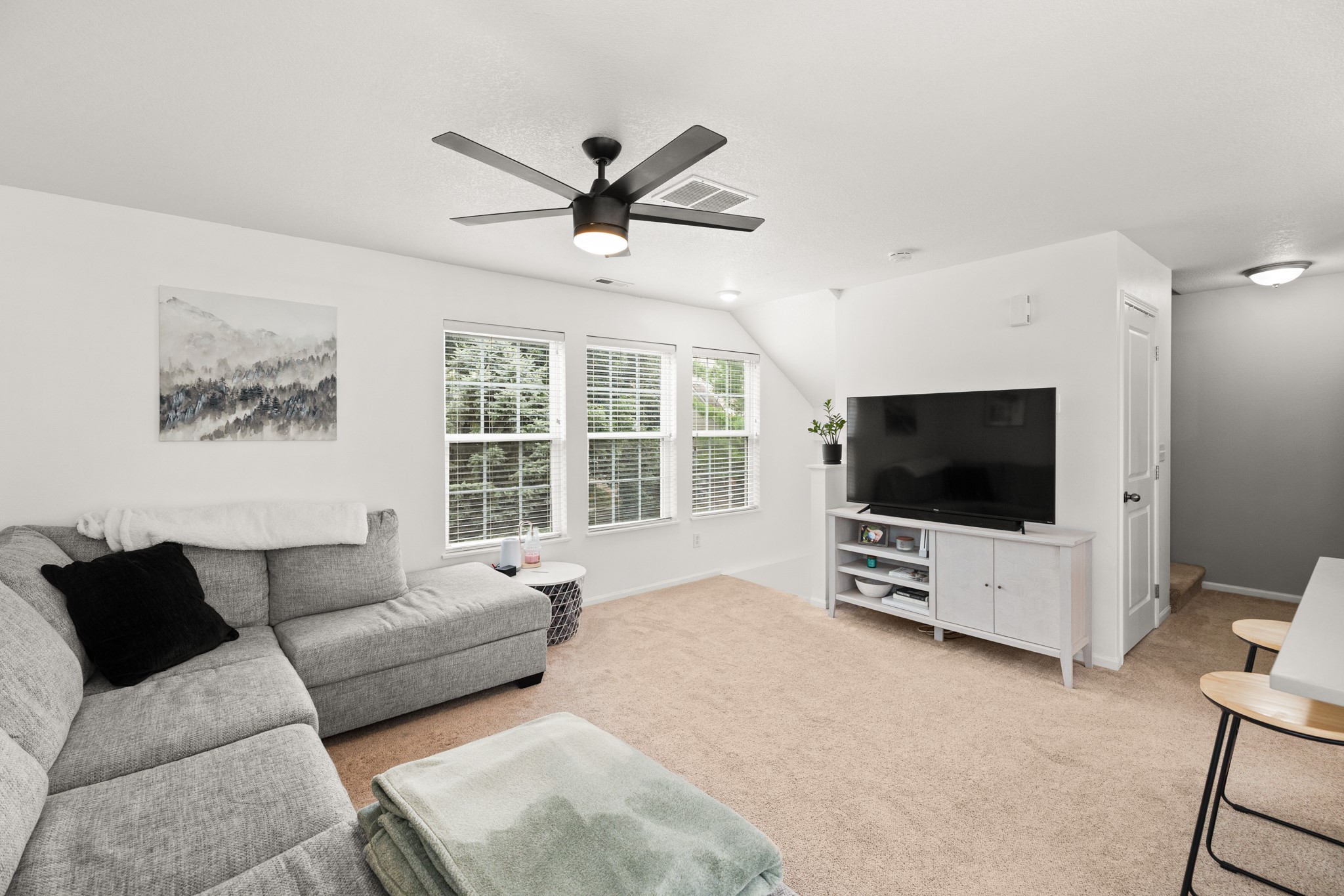 15226 Greenbelt Drive Property Photo 7