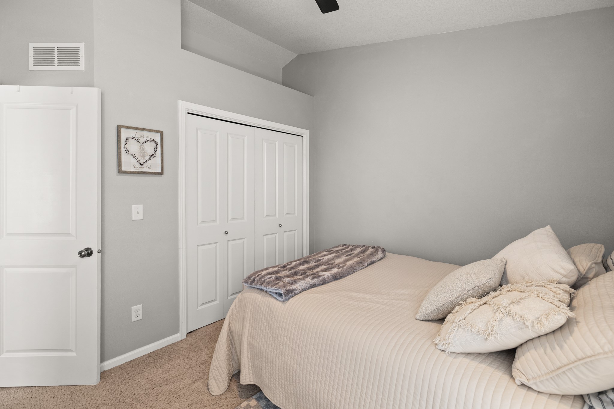 15226 Greenbelt Drive Property Photo 18