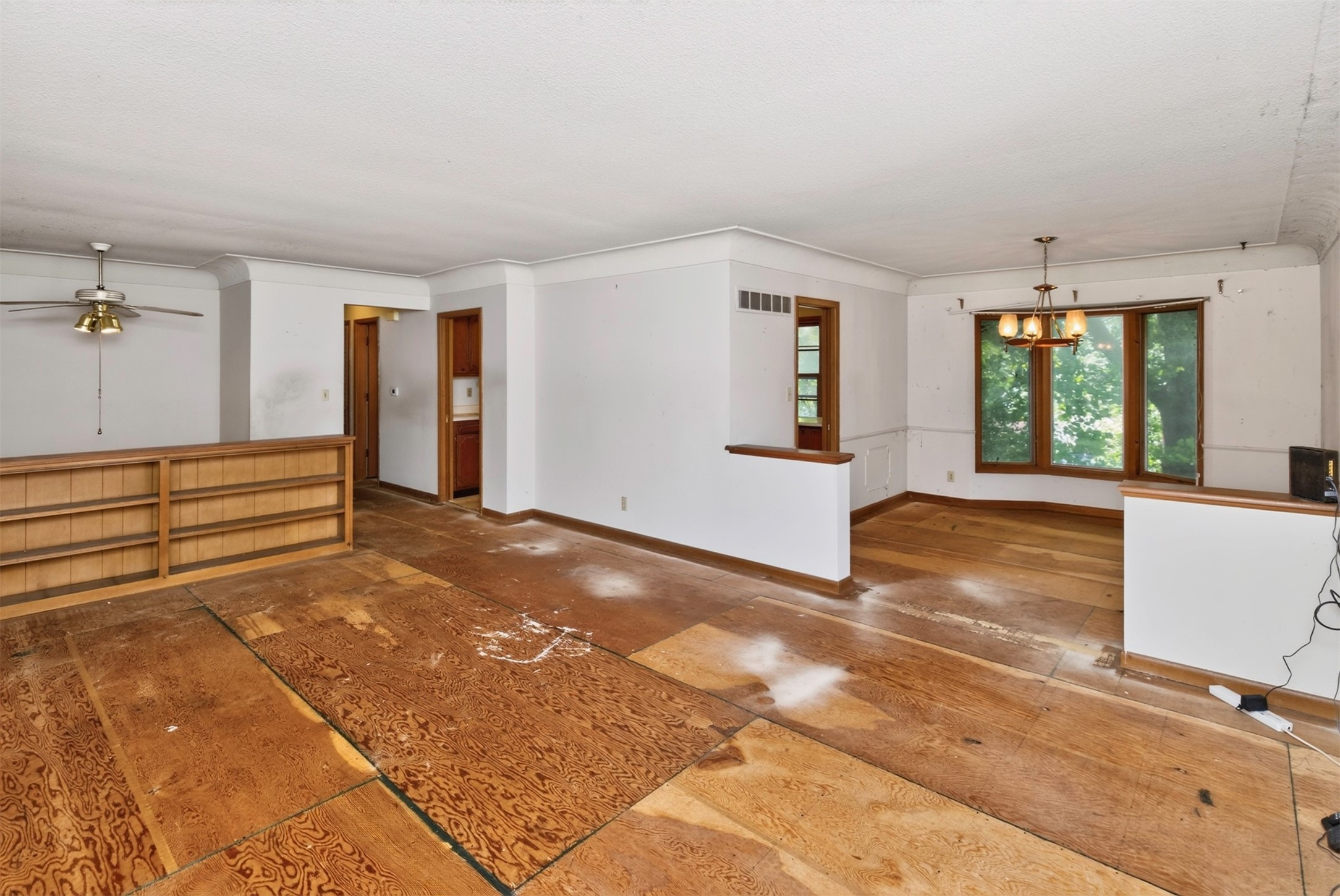 6514 Lincoln Avenue Property Photo 6